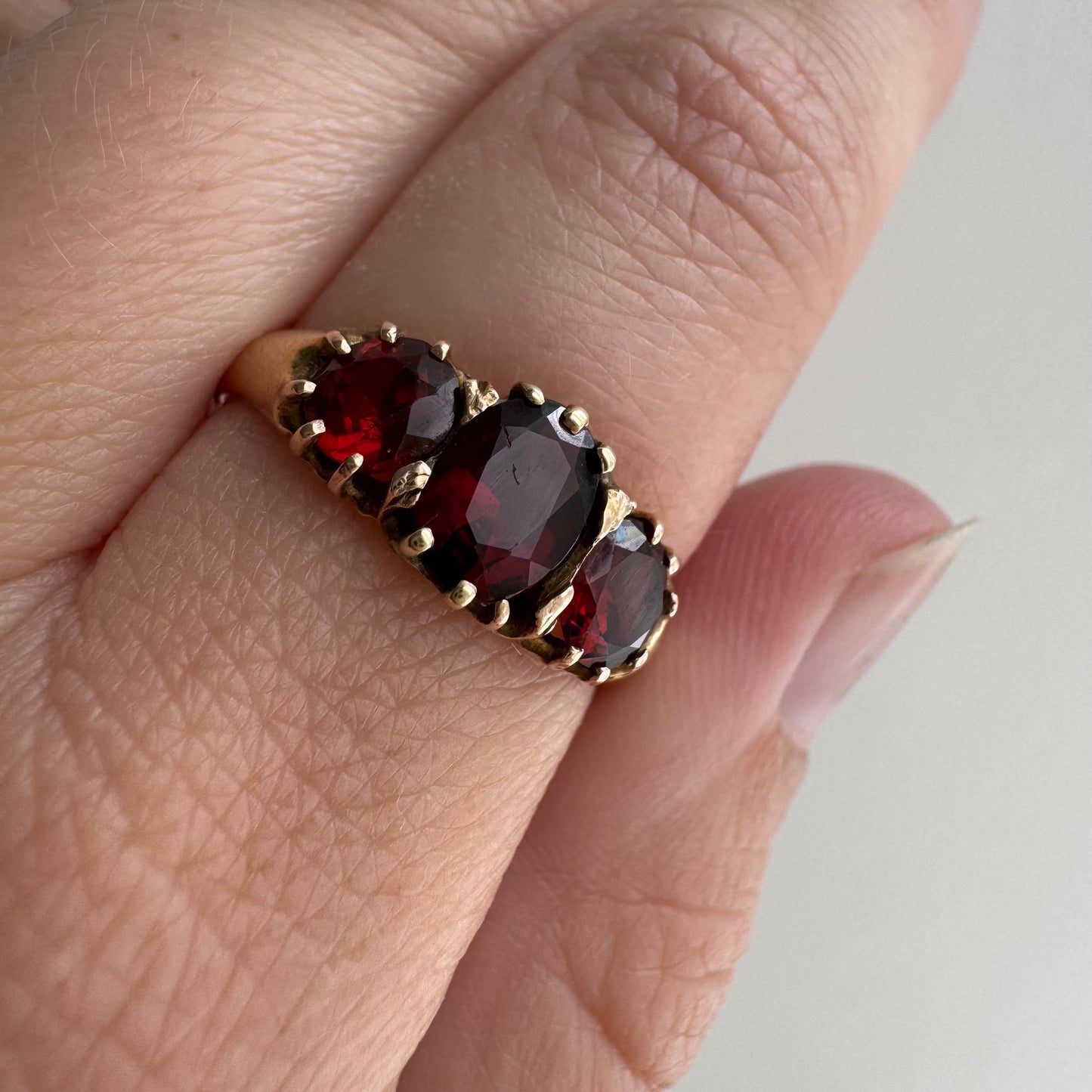 V I N T A G E // three stone boat / 9k and garnet glass five stone victorian style ring / size 7