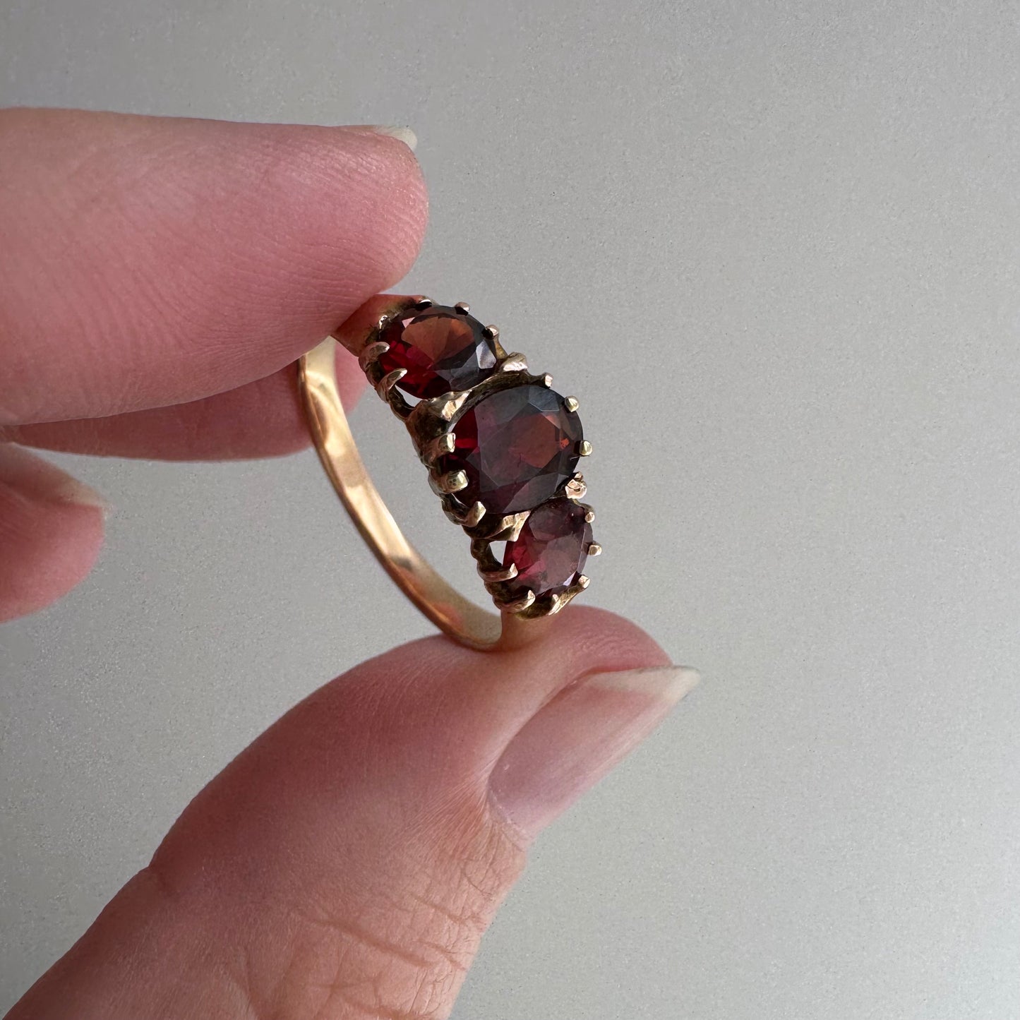 V I N T A G E // three stone boat / 9k and garnet glass five stone victorian style ring / size 7