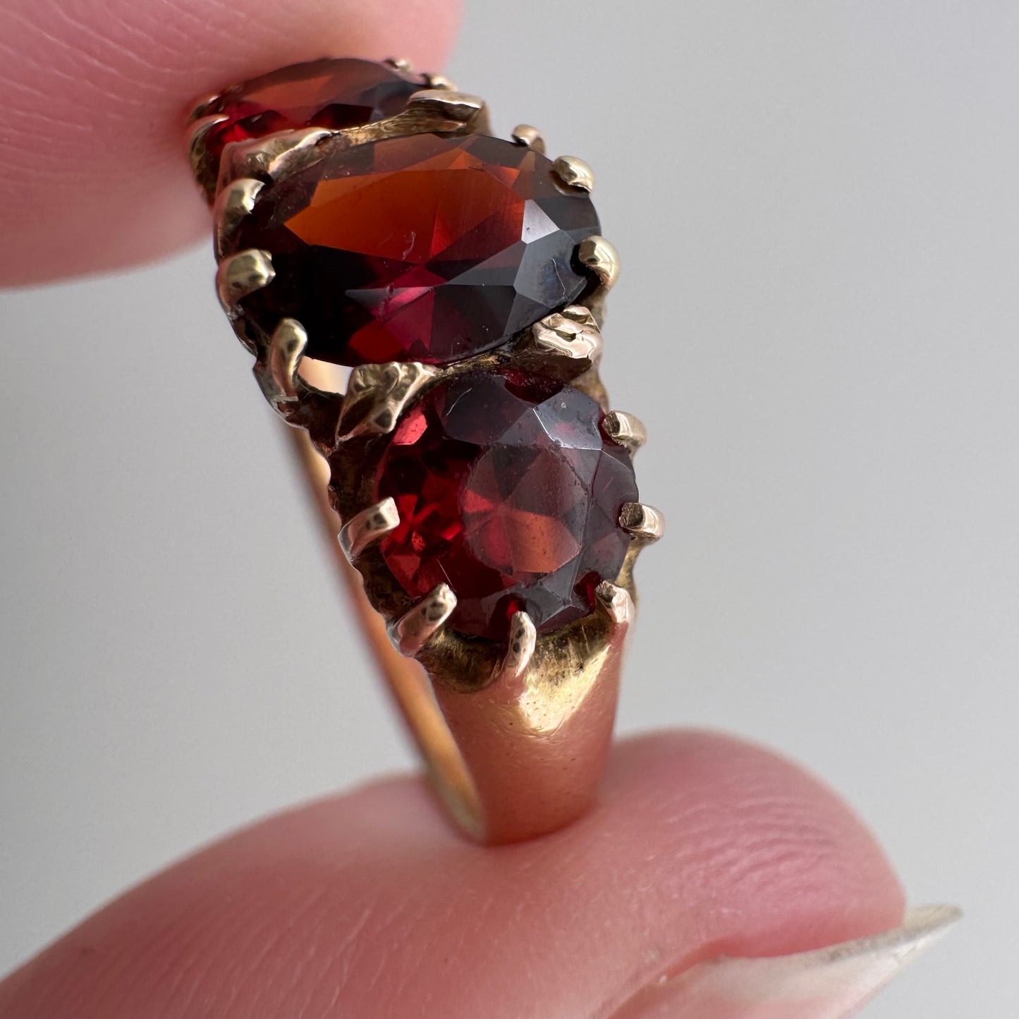 V I N T A G E // three stone boat / 9k and garnet glass five stone victorian style ring / size 7