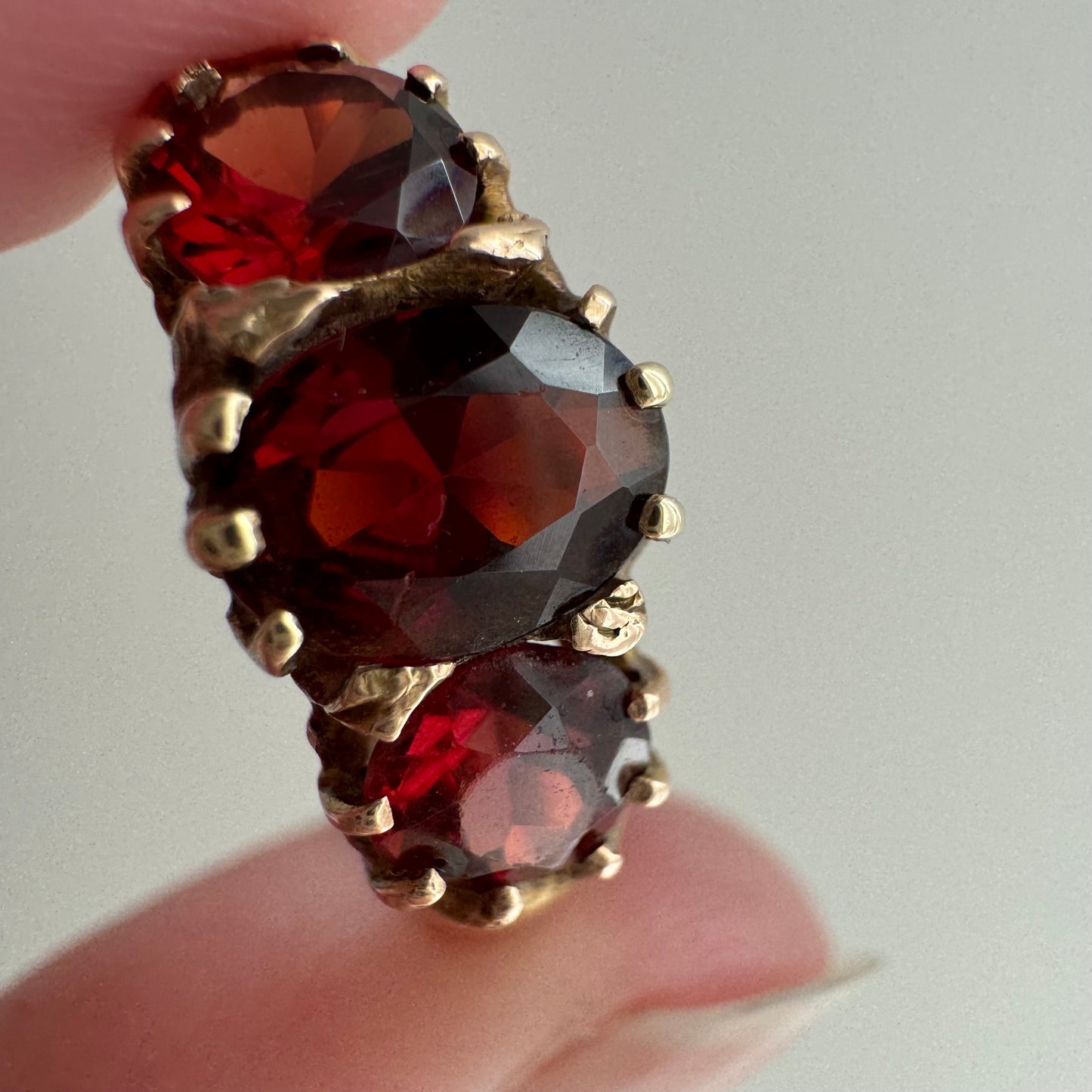 V I N T A G E // three stone boat / 9k and garnet glass five stone victorian style ring / size 7