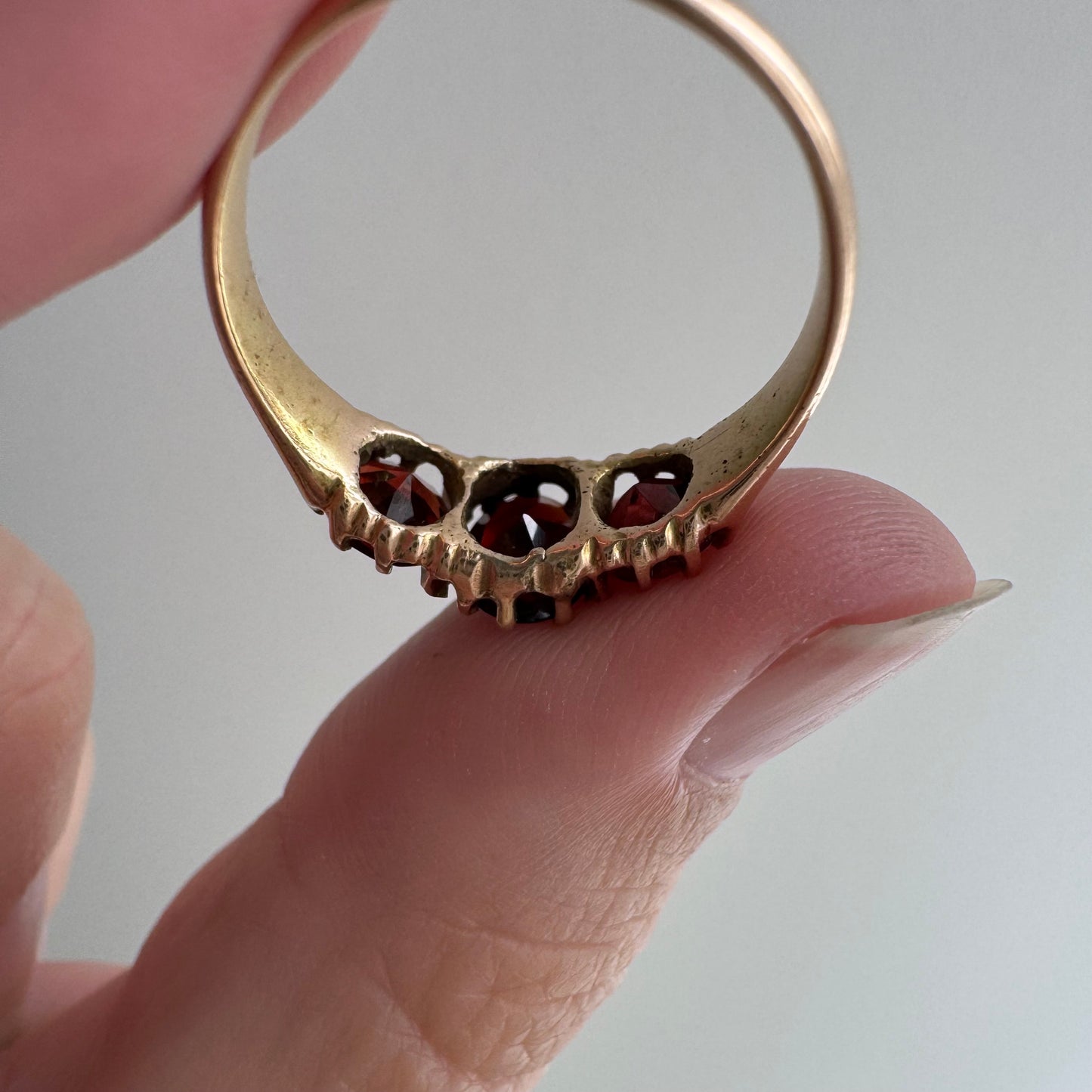 V I N T A G E // three stone boat / 9k and garnet glass five stone victorian style ring / size 7