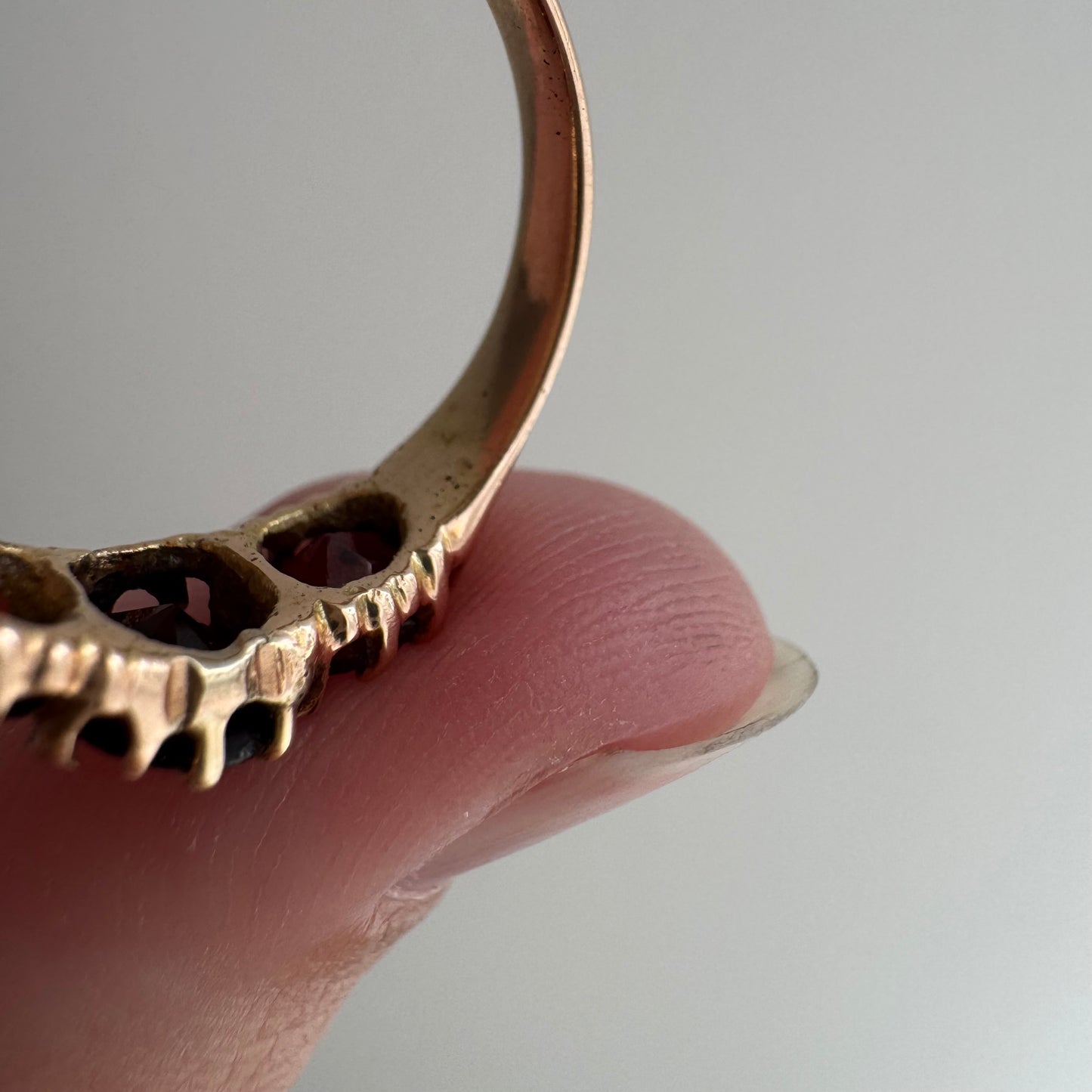 V I N T A G E // three stone boat / 9k and garnet glass five stone victorian style ring / size 7