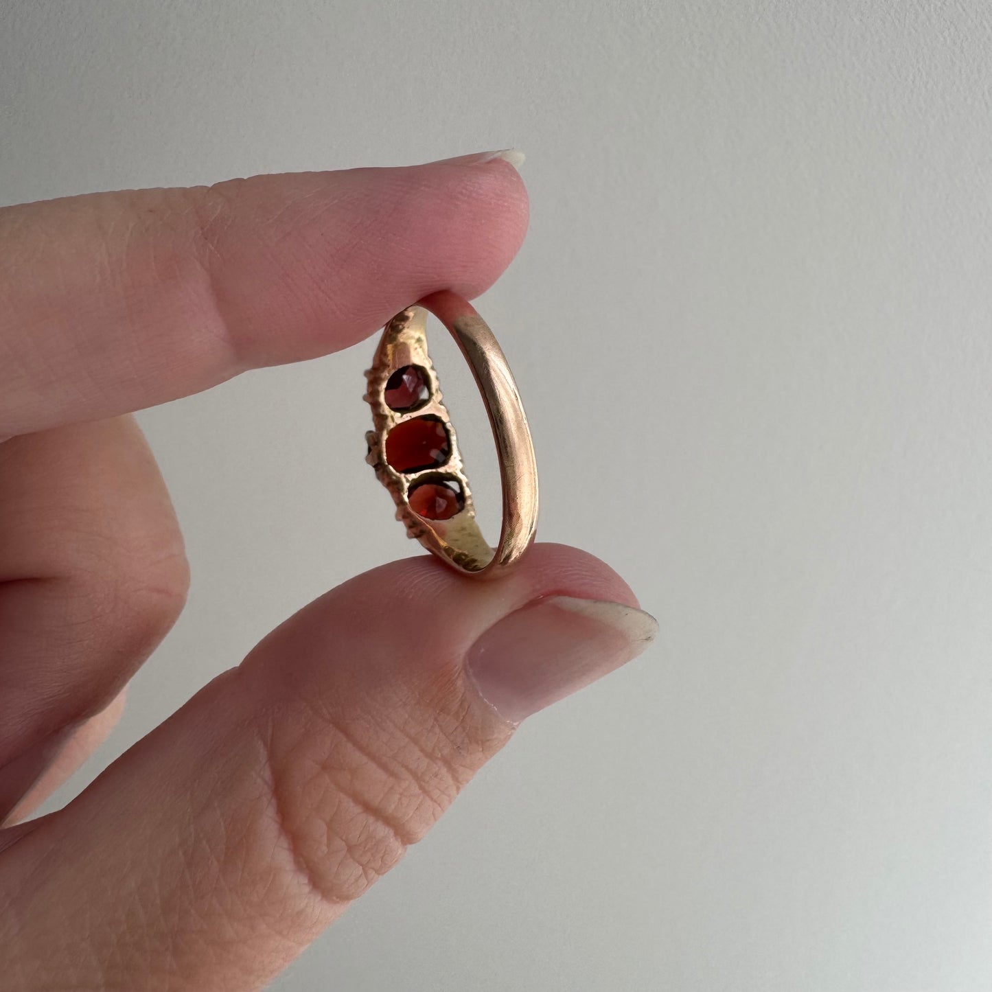V I N T A G E // three stone boat / 9k and garnet glass five stone victorian style ring / size 7