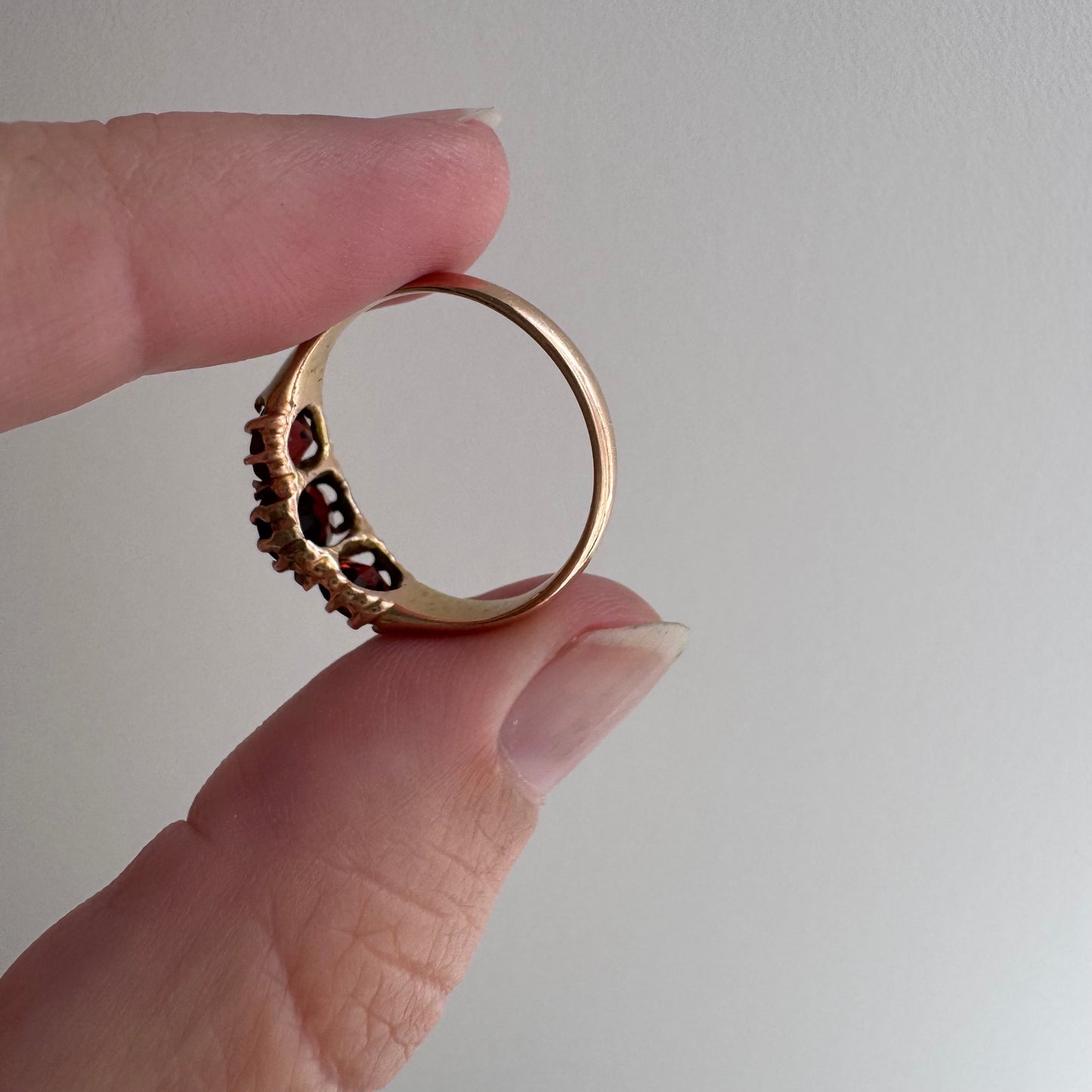 V I N T A G E // three stone boat / 9k and garnet glass five stone victorian style ring / size 7