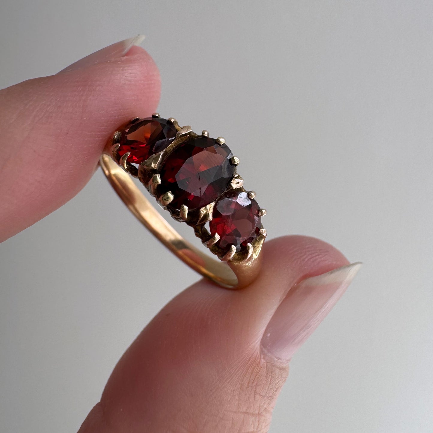V I N T A G E // three stone boat / 9k and garnet glass five stone victorian style ring / size 7