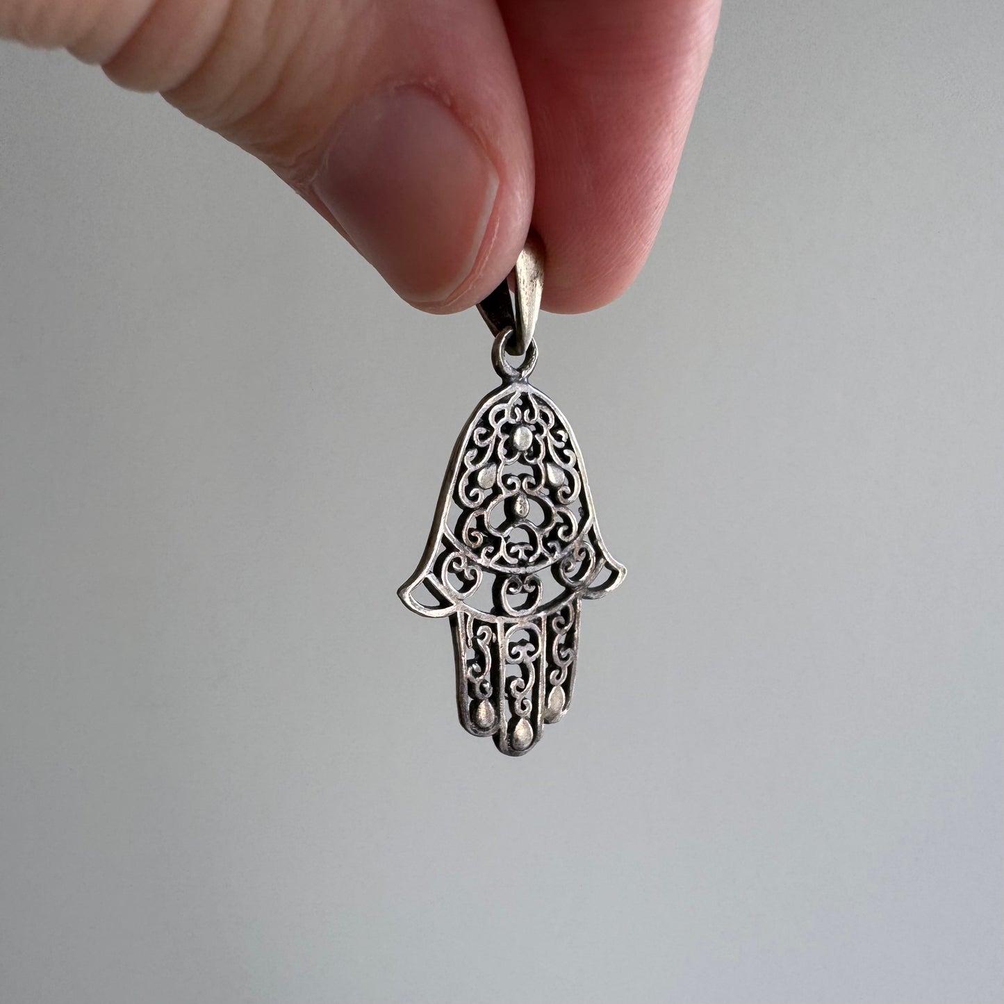 V I N T A G E // Hamsa / sterling silver protective hand / a pendant