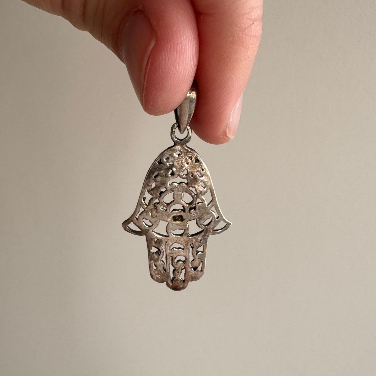 V I N T A G E // Hamsa / sterling silver protective hand / a pendant