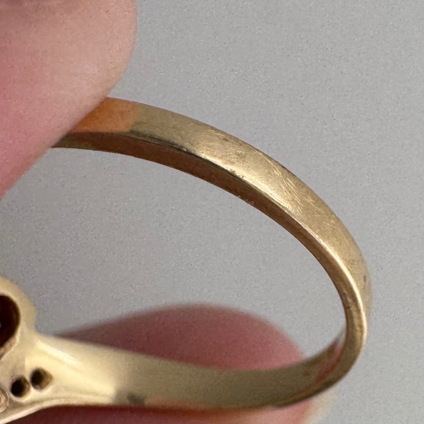 V I N T A G E // this way / 14k diamond and tear drop ruby chevron stacking ring / size 5.75