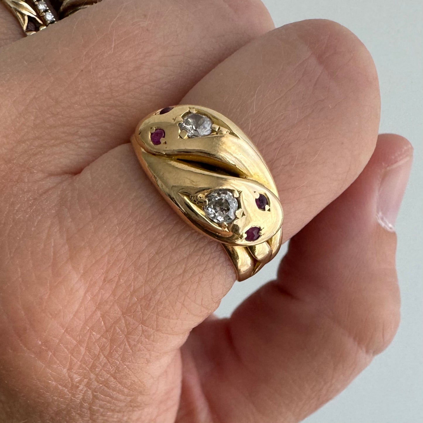 A N T I Q U E // timeless embrace / 18k victorian era double snake ring / size 8