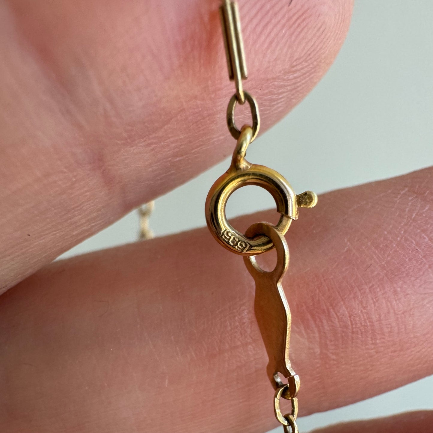 V I N T A G E // daintiest trombone / 14k yellow gold bar link station chain / 15.25", 1.9g