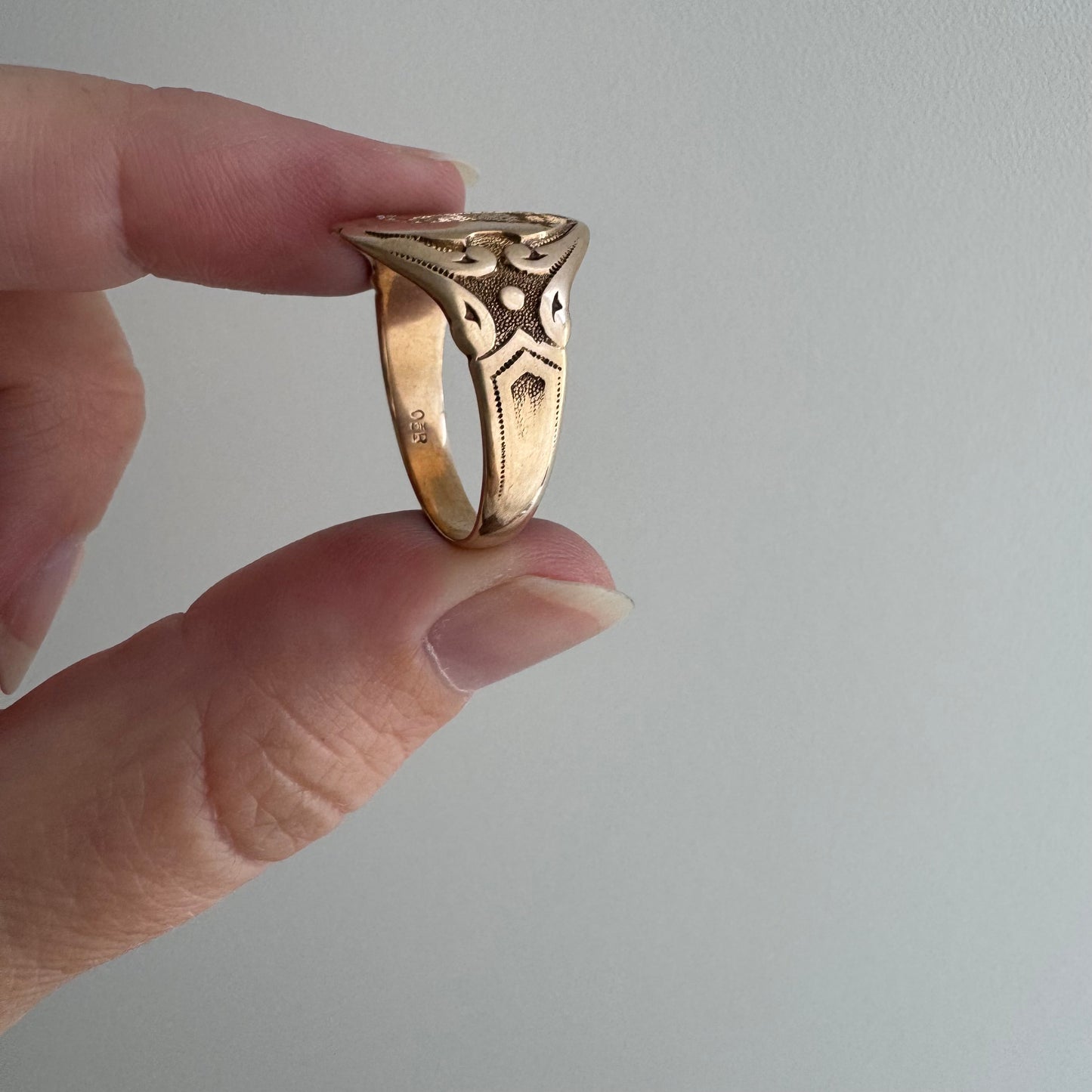 reimagined A N T I Q U E // treasure seeker / 10k rosy gold OB signet with new crow engraving / size 9.5