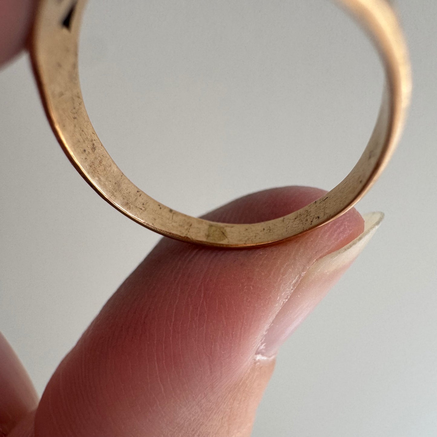 reimagined A N T I Q U E // sage watcher / 9k rosy gold clover signet with mounted engraved owl / size 6.25