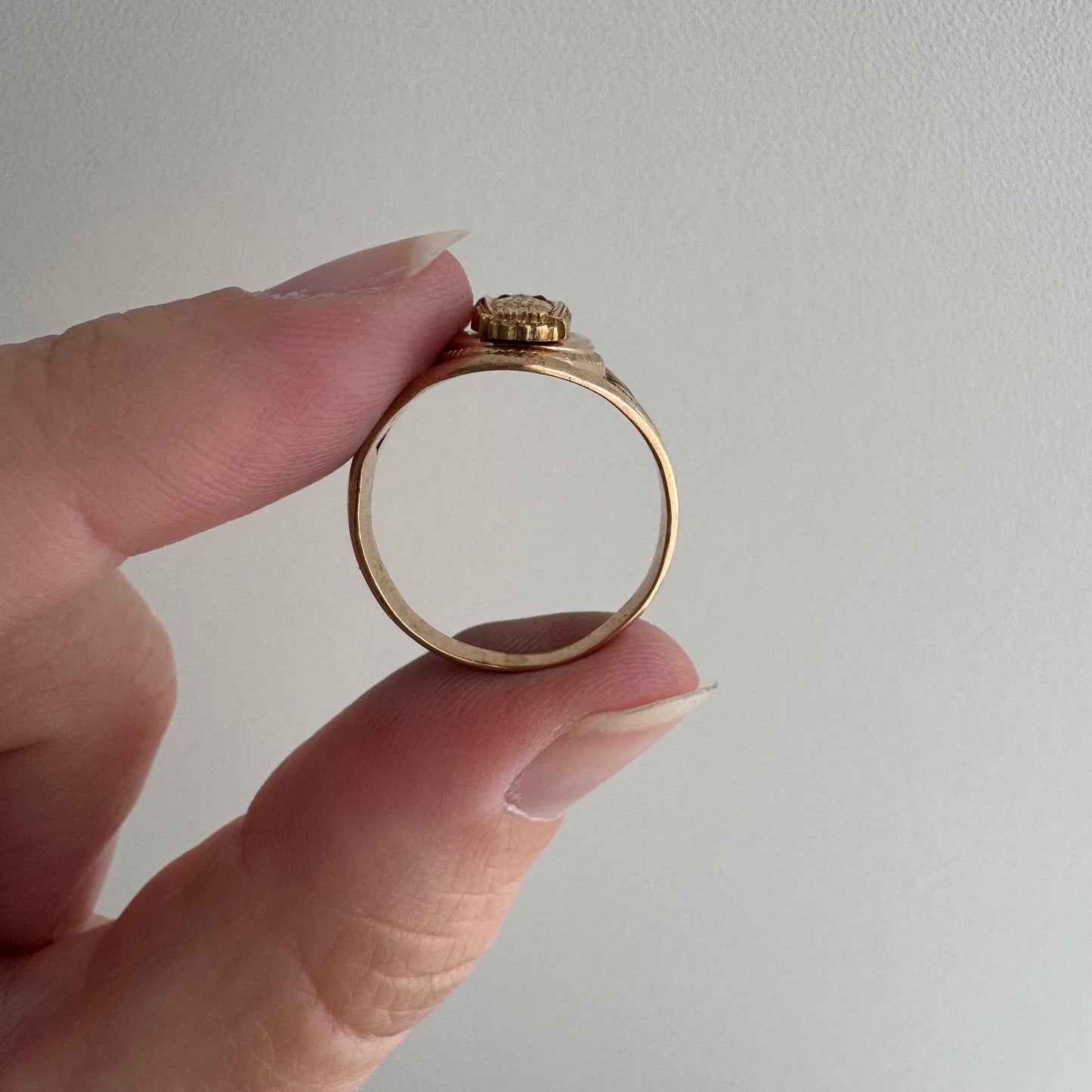 reimagined A N T I Q U E // sage watcher / 9k rosy gold clover signet with mounted engraved owl / size 6.25