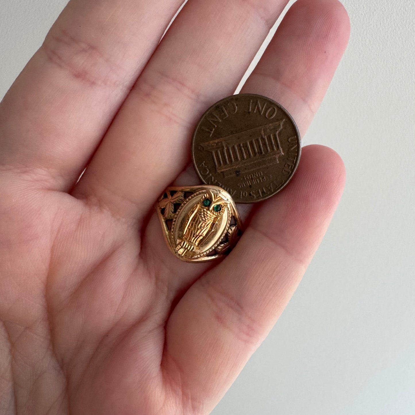 reimagined A N T I Q U E // sage watcher / 9k rosy gold clover signet with mounted engraved owl / size 6.25