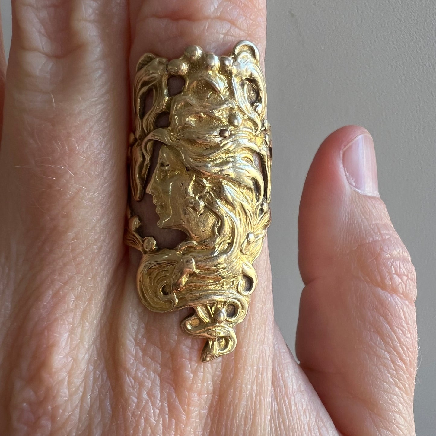 V I N T A G E // 1970s does 1930s / full finger 14k yellow gold goddess ring / size 6.5