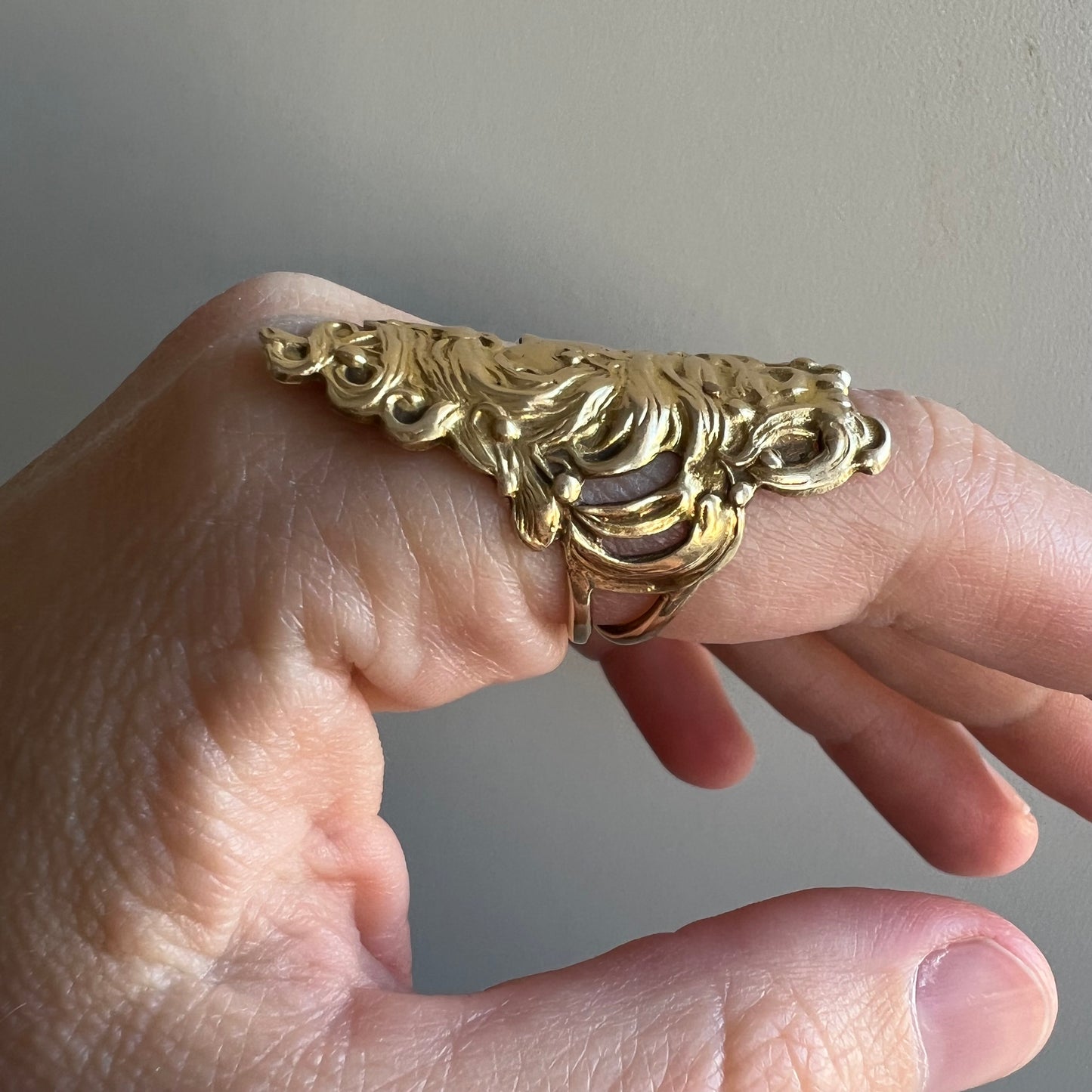 V I N T A G E // 1970s does 1930s / full finger 14k yellow gold goddess ring / size 6.5