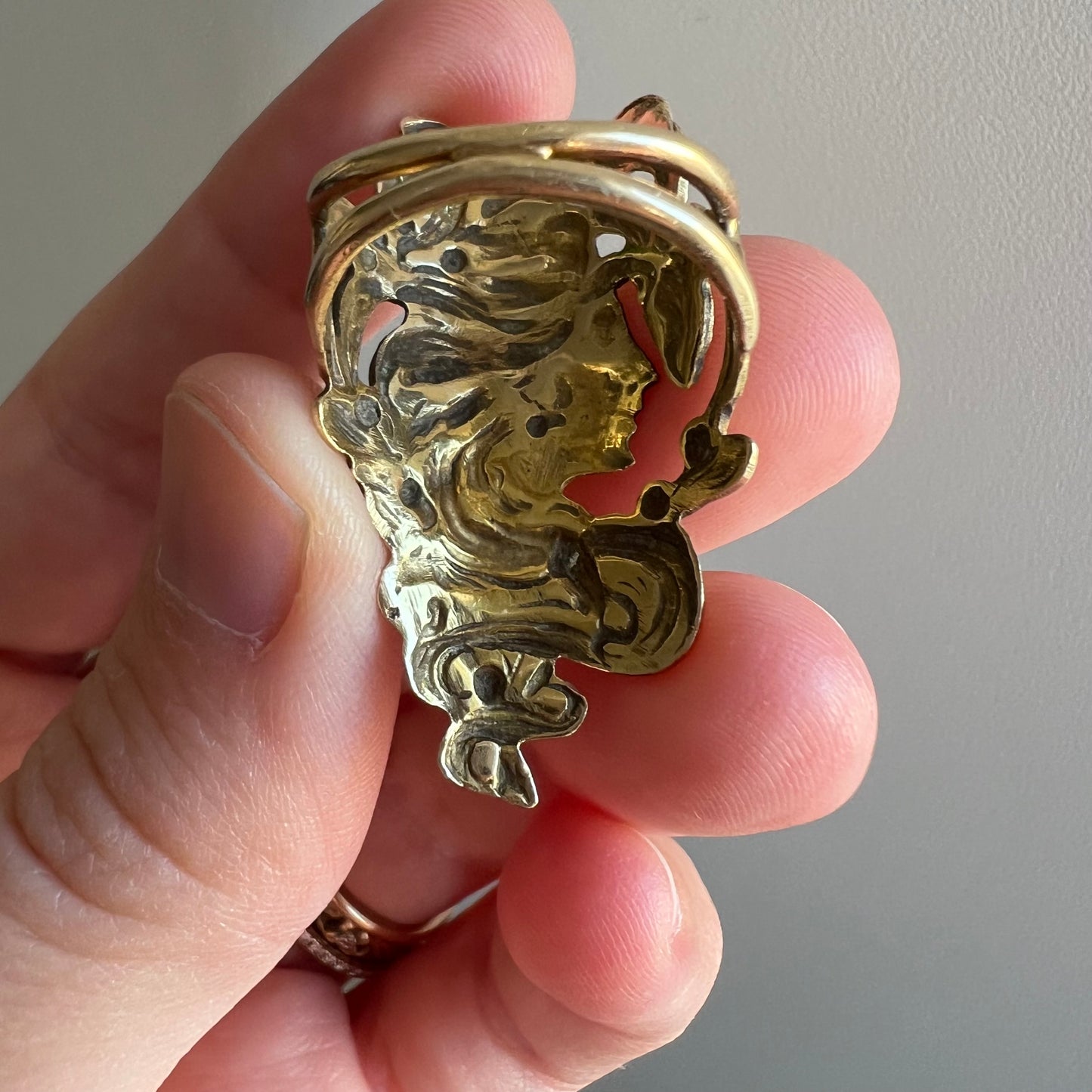 V I N T A G E // 1970s does 1930s / full finger 14k yellow gold goddess ring / size 6.5