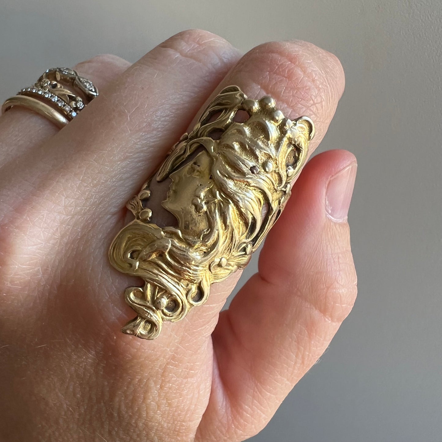 V I N T A G E // 1970s does 1930s / full finger 14k yellow gold goddess ring / size 6.5