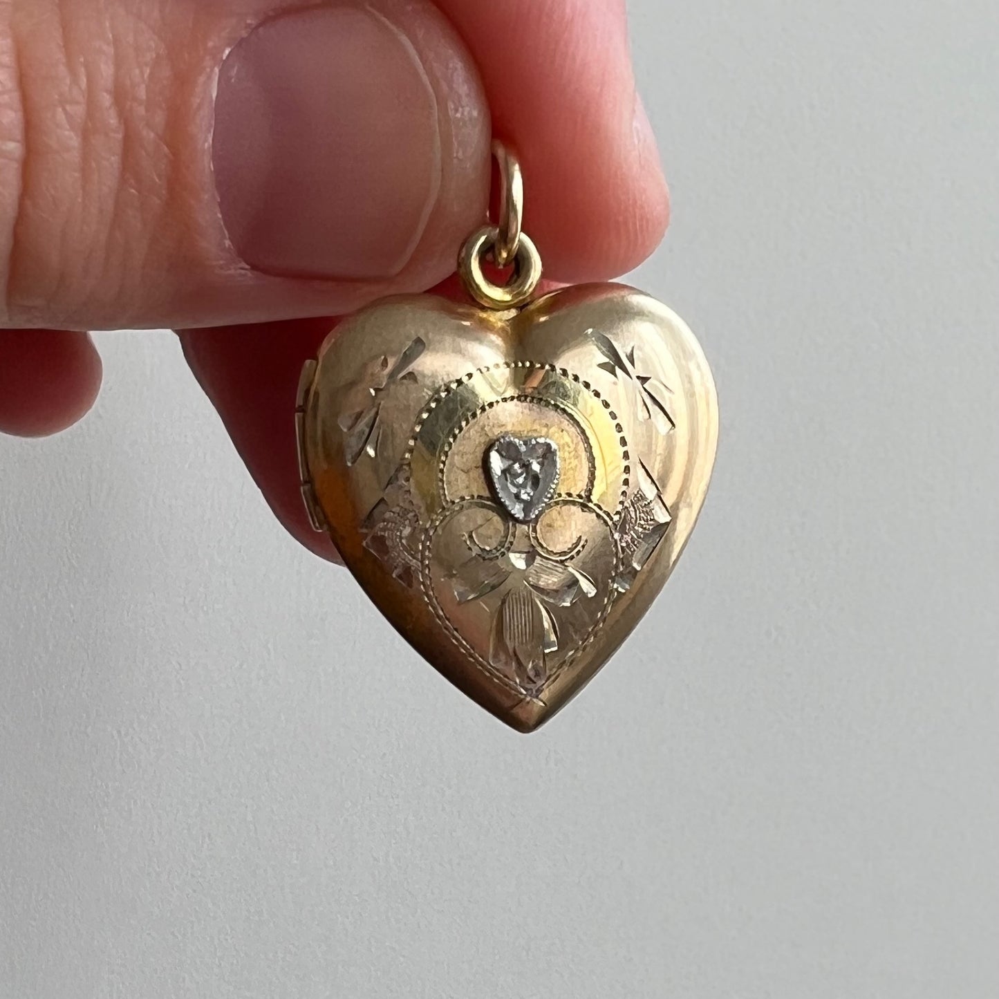 V I N T A G E // lovely memory / 12k gold fill over sterling locket / pendant