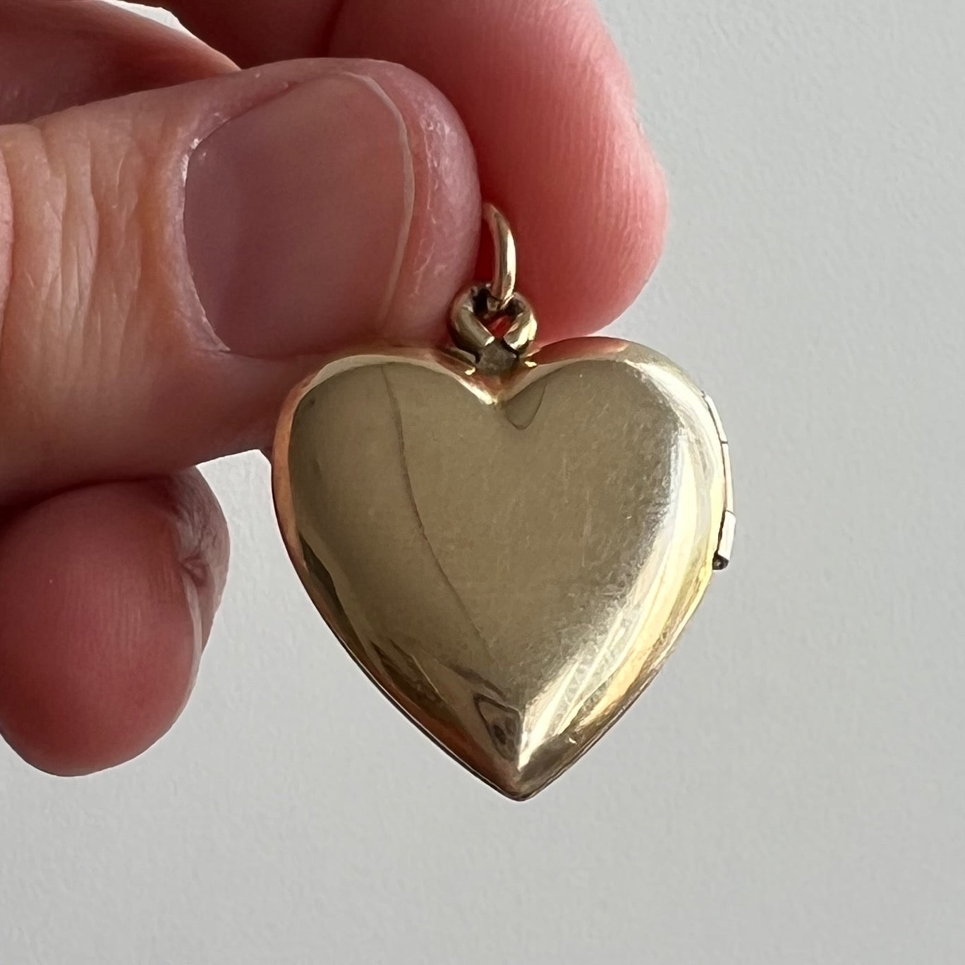 V I N T A G E // lovely memory / 12k gold fill over sterling locket / pendant