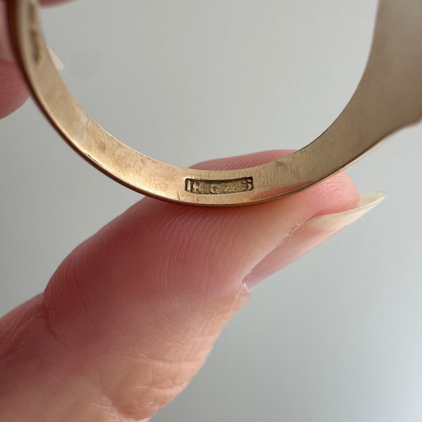 reimagined V I N T A G E // intuitive guide / 9k rosy yellow signet with a newly engraved bat / size 9.5