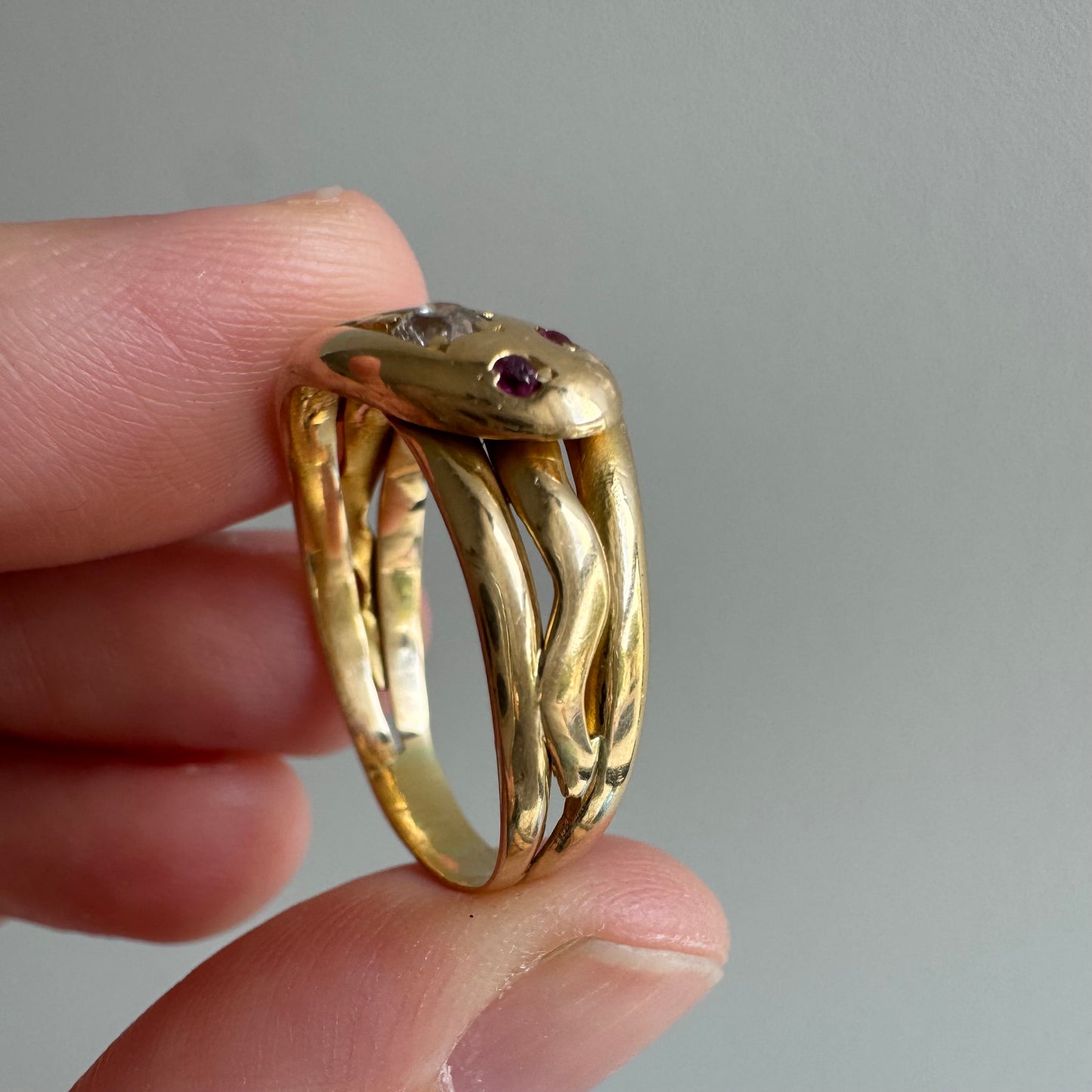 A N T I Q U E // timeless embrace / 18k victorian era double snake ring / size 8