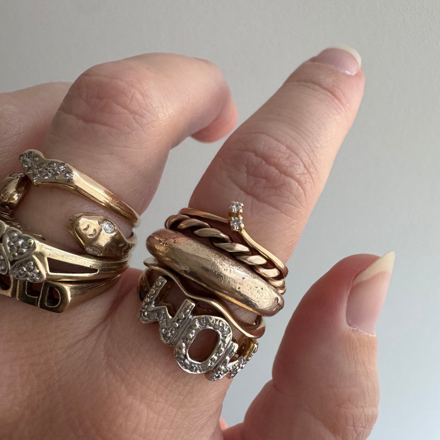 E S T A T E // helpful stacker / 14k Exquisite toi et moi chevron curved diamond stacking band / size 6.25