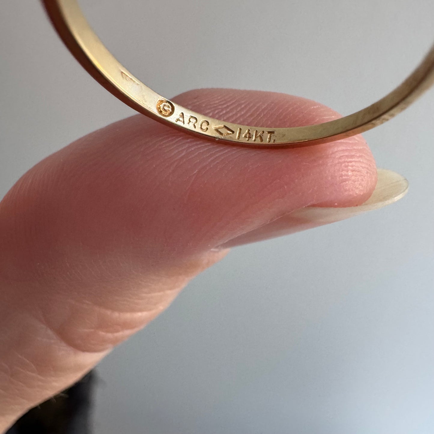 E S T A T E // helpful stacker / 14k Tru Blu chevron curved diamond solitaire stacking band / size 6.5