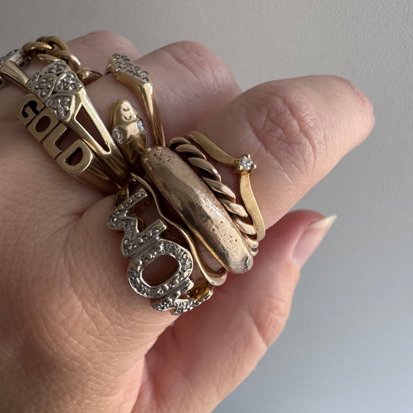 E S T A T E // helpful stacker / 14k Tru Blu chevron curved diamond solitaire stacking band / size 6.5