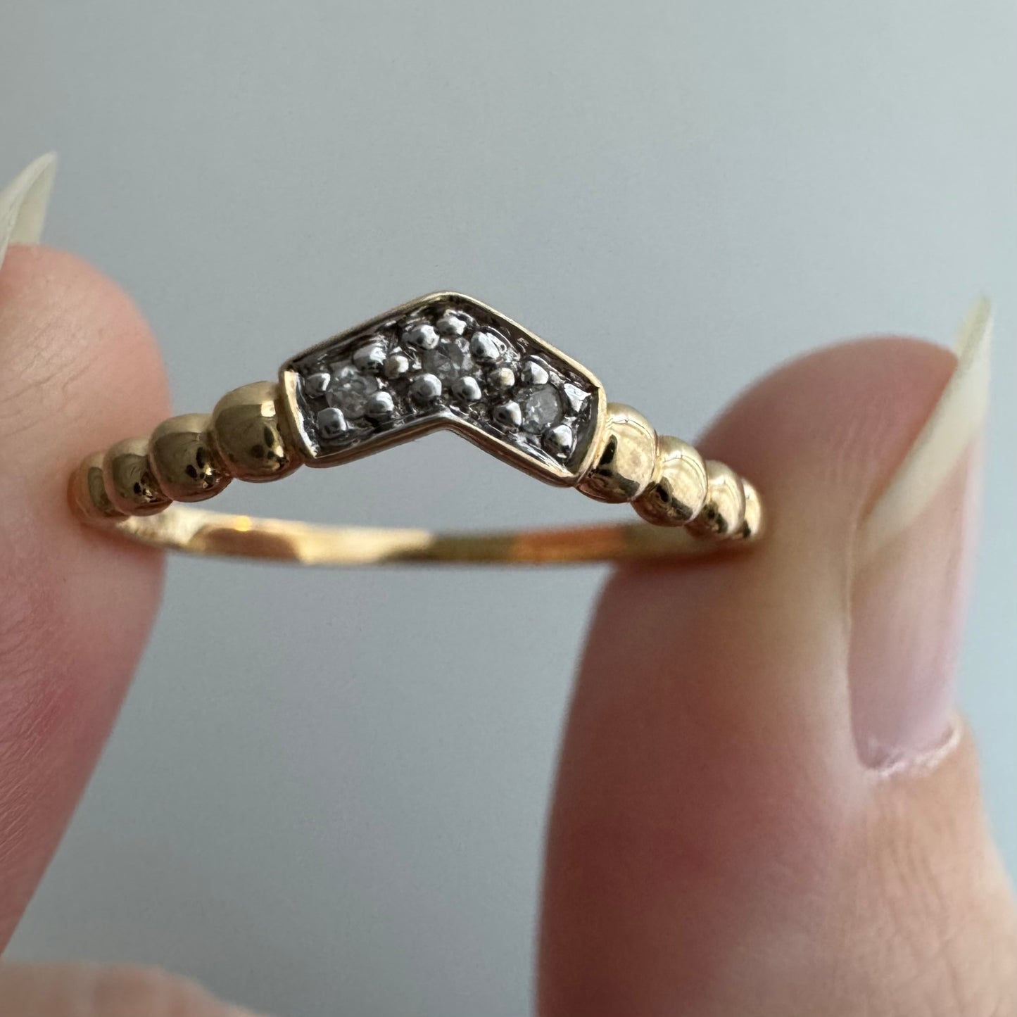 E S T A T E // helpful stacker / 14k ball ribbed chevron curved diamond trilogy stacking band / size 6.5