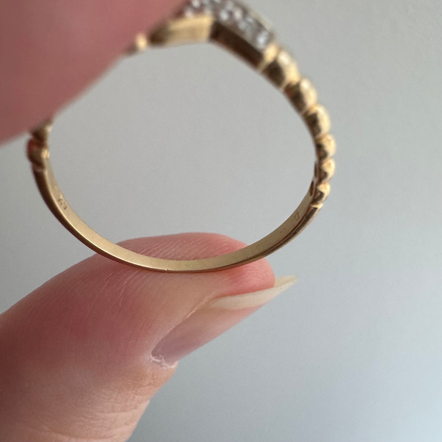 E S T A T E // helpful stacker / 14k ball ribbed chevron curved diamond trilogy stacking band / size 6.5