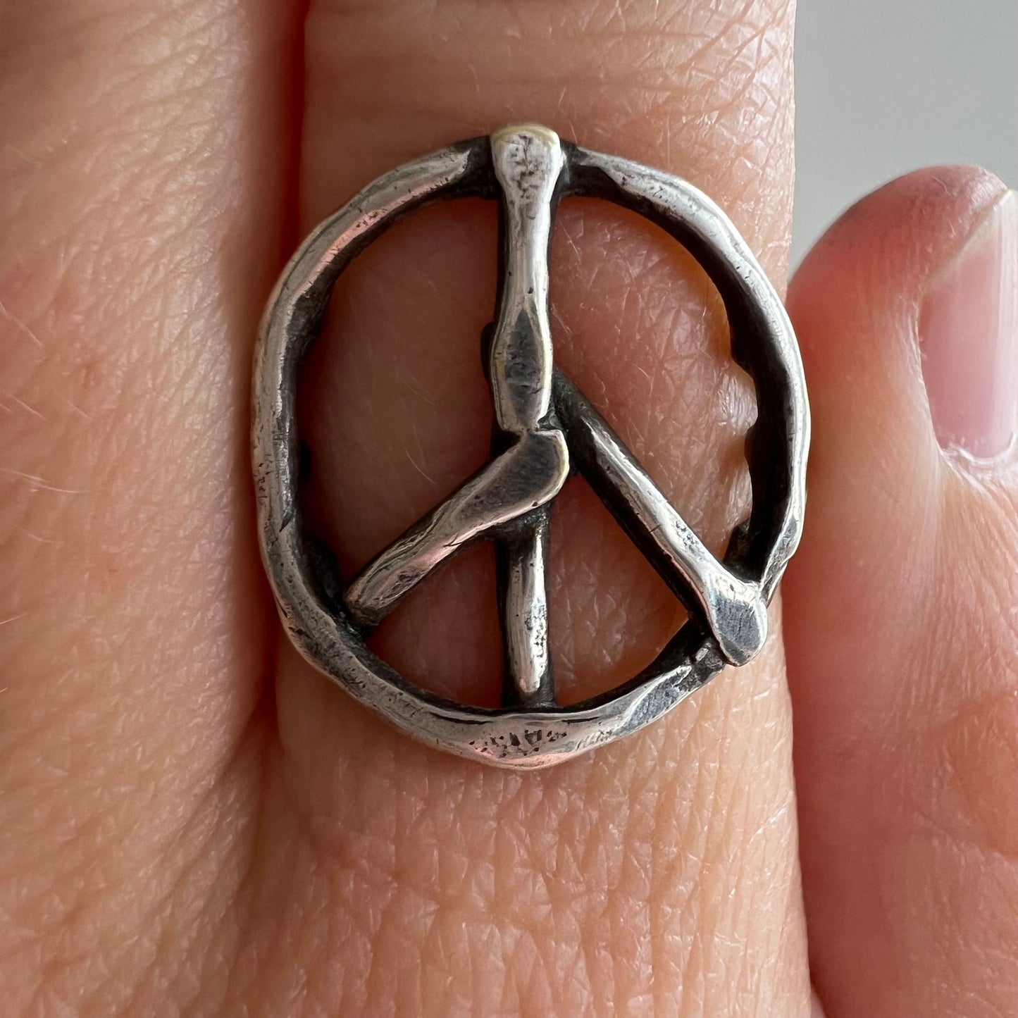 V I N T A G E // a prayer for peace / sterling silver artisan peace sign ring / size 8.25-8.5