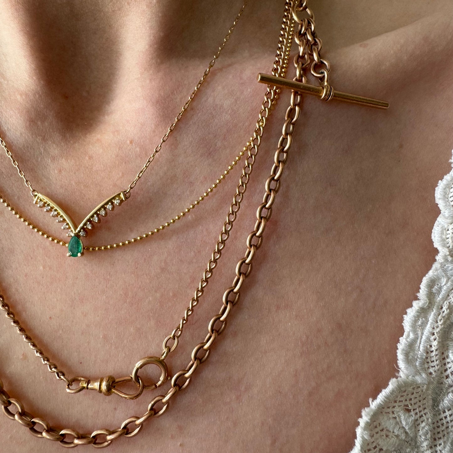 V I N T A G E // emerald valley / 14k diamond and emerald chevron pendant necklace / 17"