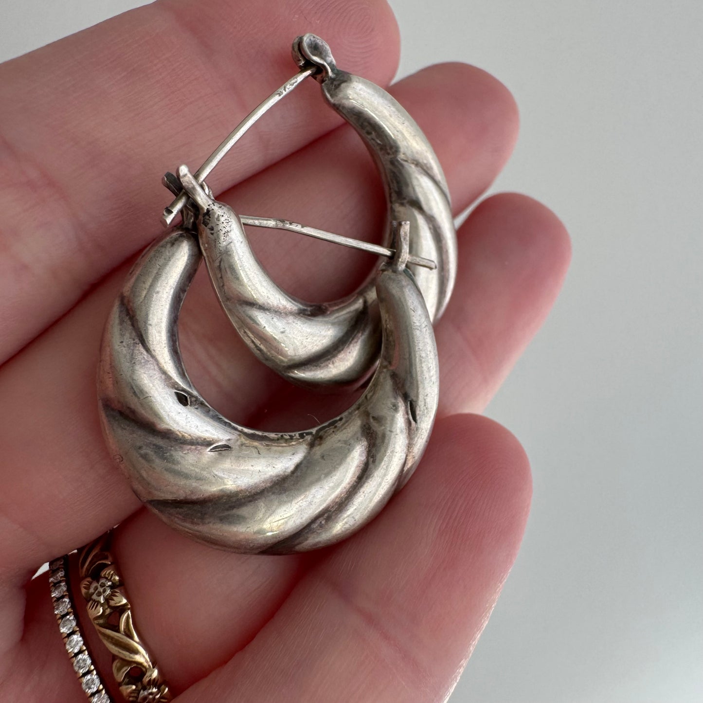 V I N T A G E // silver croissants / sterling silver 1" lever back croissant shaped hoops / earrings