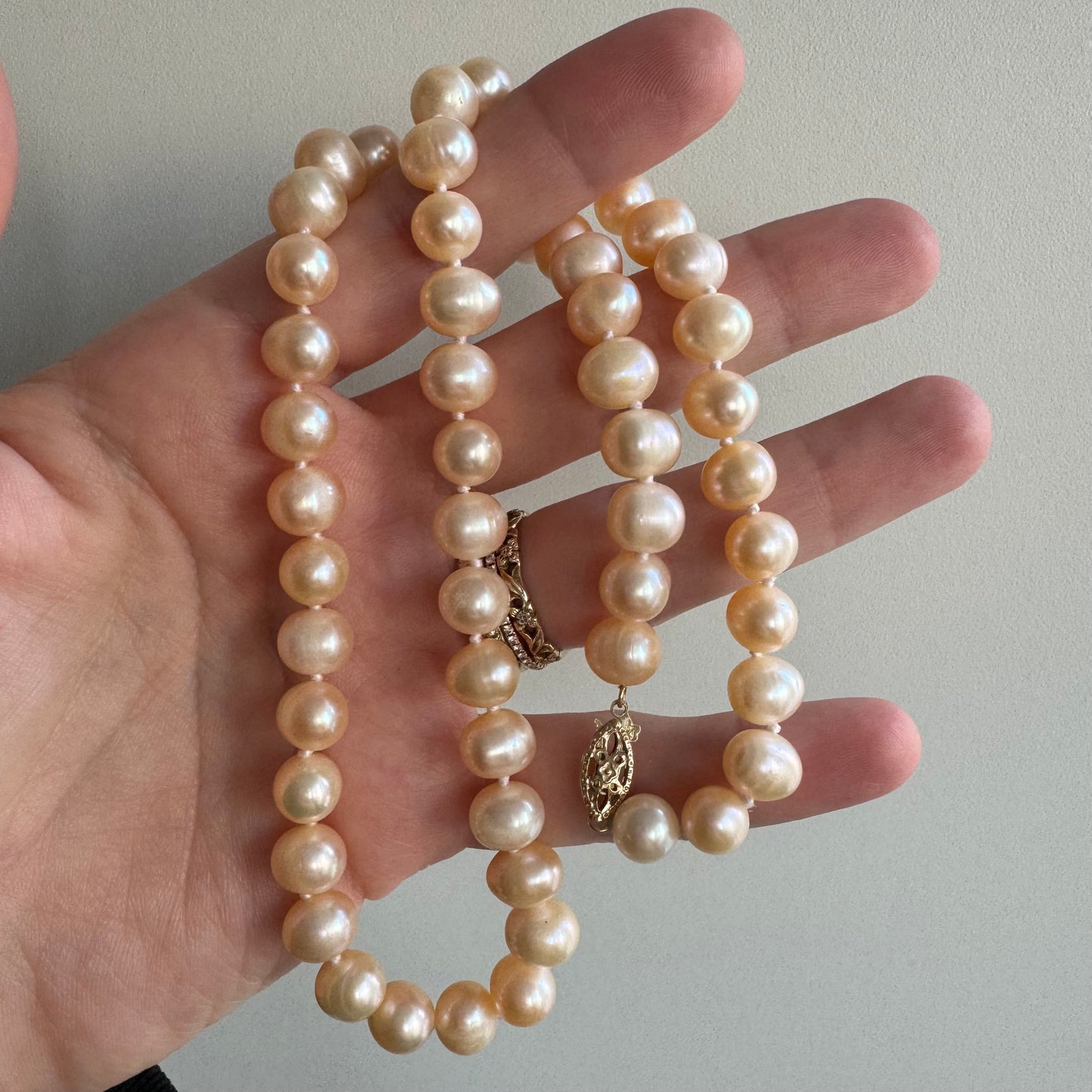 RESERVED V I N T A G E // rosy pearls / 14k and slightly pink cultured pearl necklace / 18"