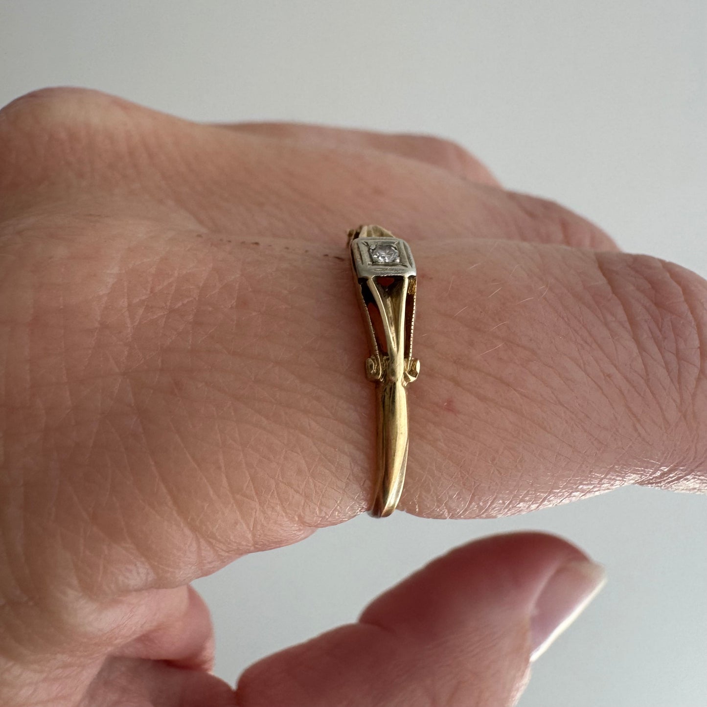 V I N T A G E / stretched eye / 14k and diamond art deco style solitaire stacking band / size 6.25