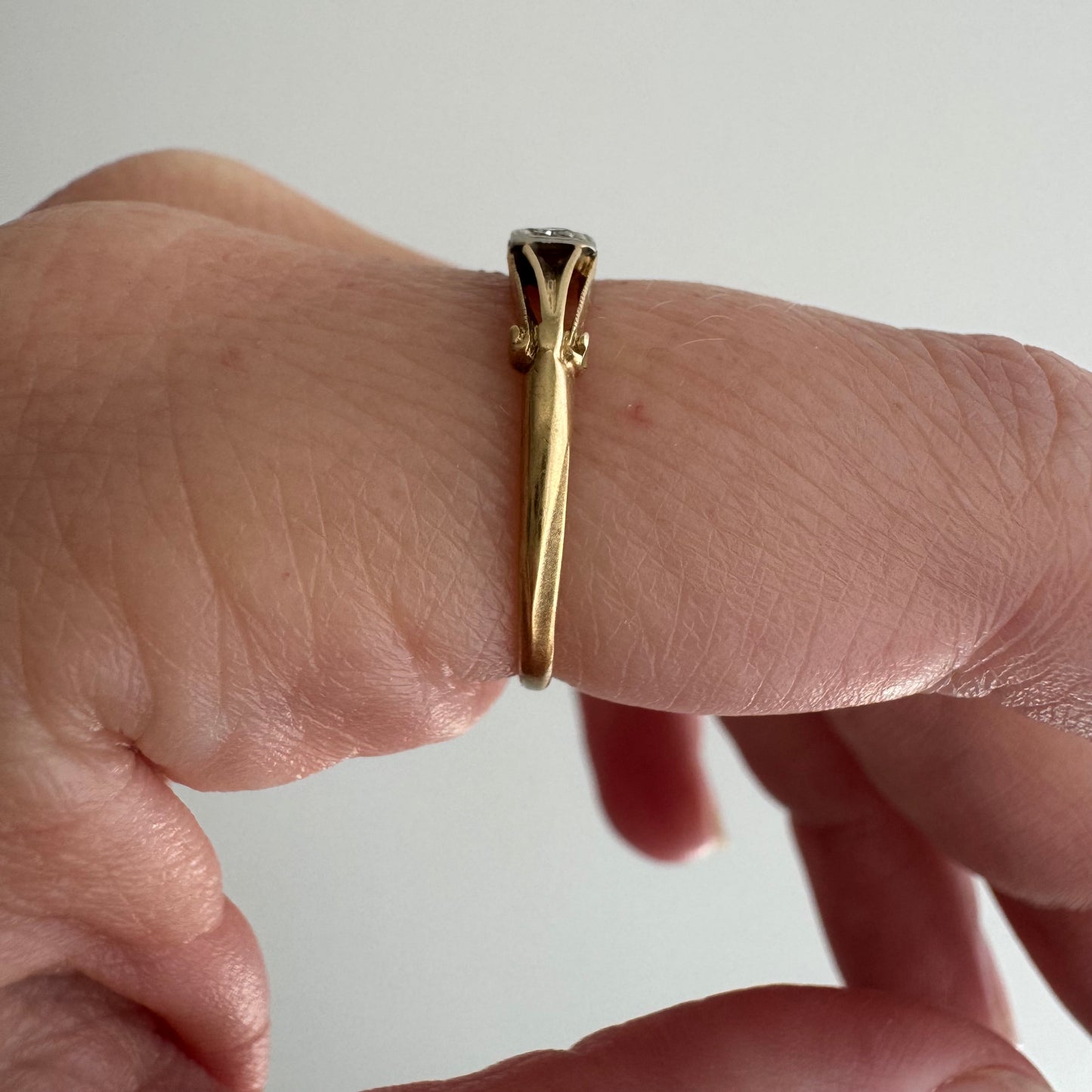 V I N T A G E / stretched eye / 14k and diamond art deco style solitaire stacking band / size 6.25