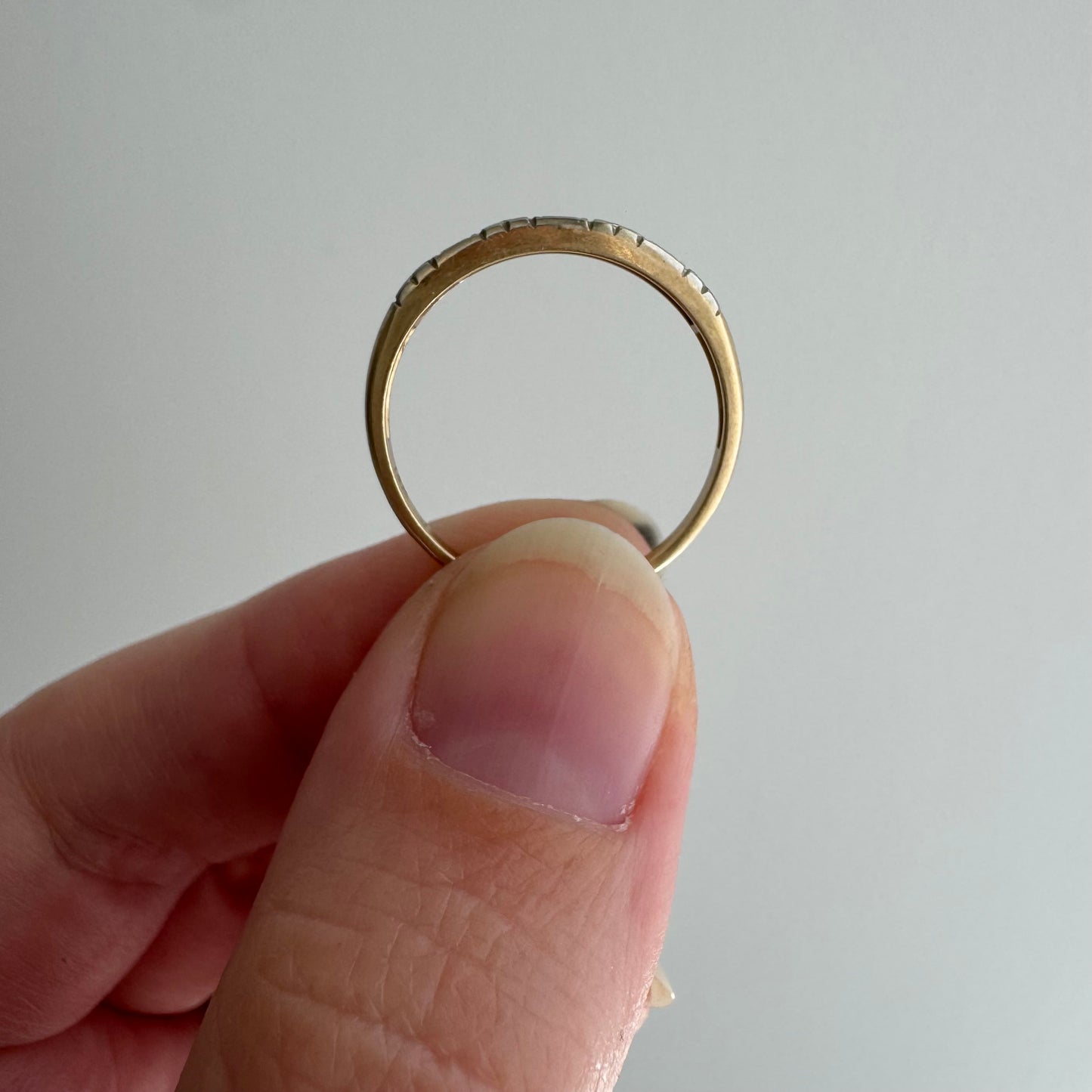 V I N T A G E // bicolor blooms / 14k yellow and white gold embossed blossom band / size 6.75