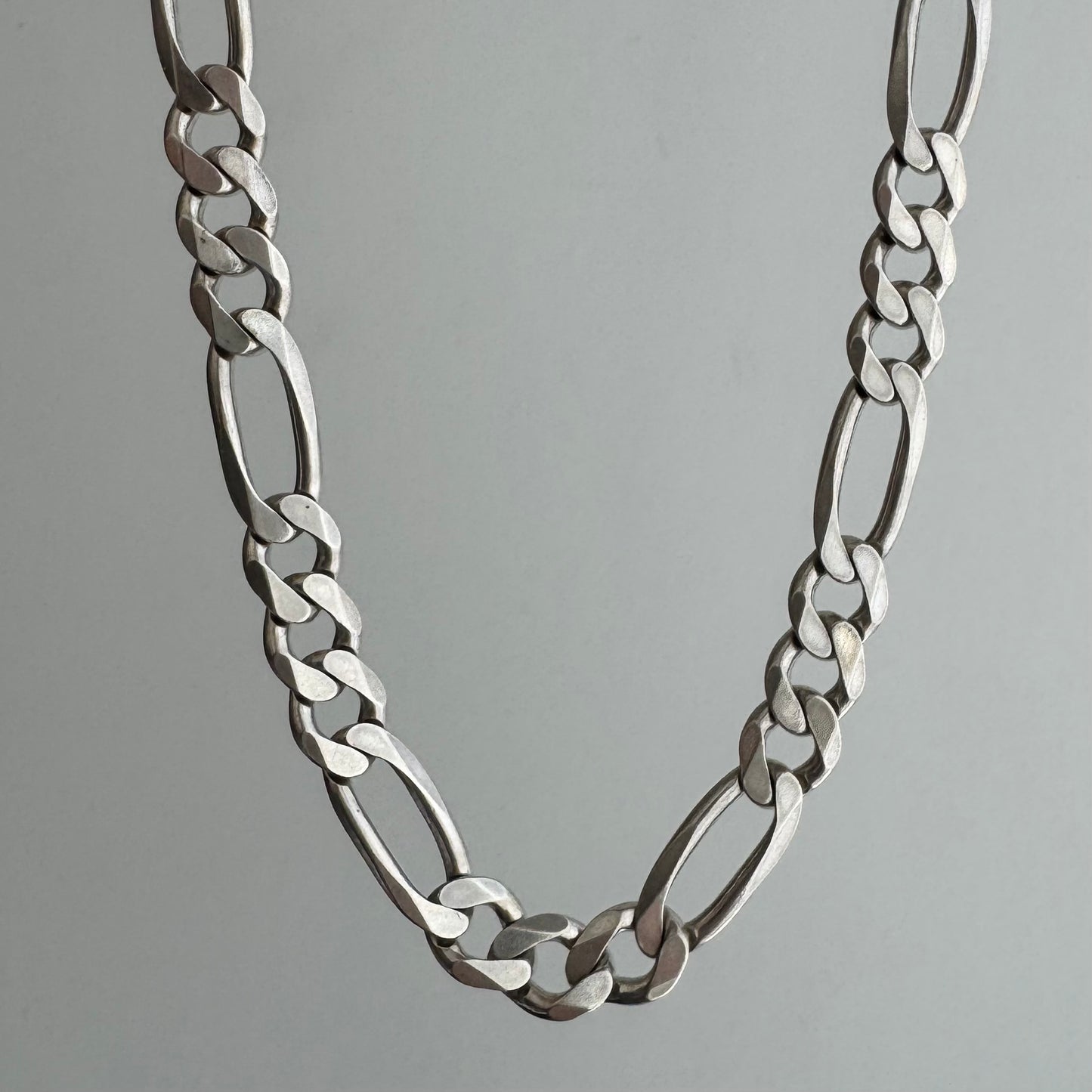 V I N T A G E // three to one  / wide chunky sterling silver figaro chain / 18.5", 42.1g