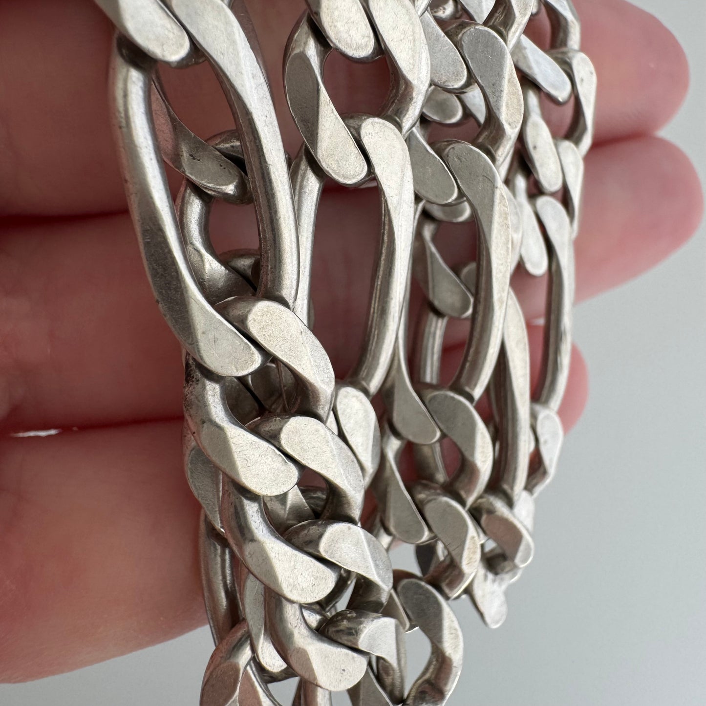 V I N T A G E // three to one  / wide chunky sterling silver figaro chain / 18.5", 42.1g