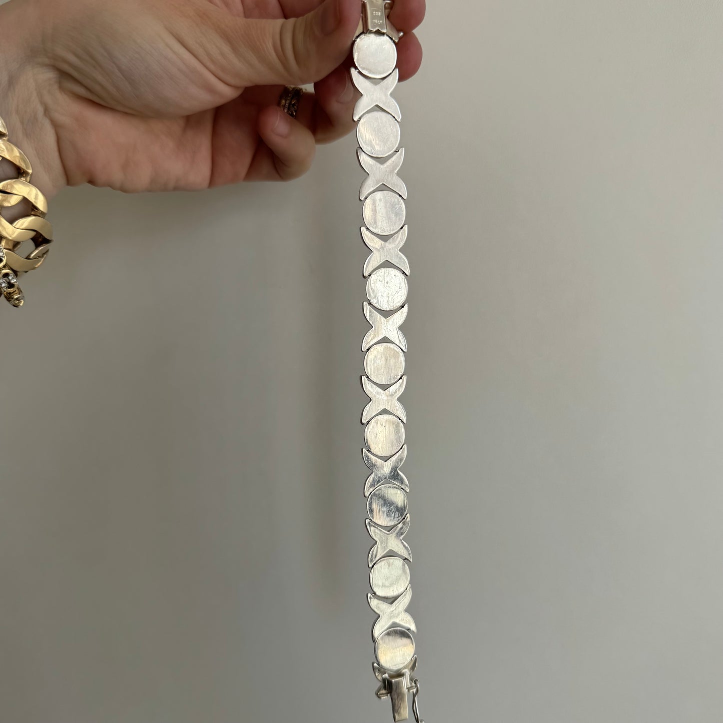 V I N T A G E // low stress hugs and kisses / sterling silver puffy XO link bracelet / 7.75", 24g