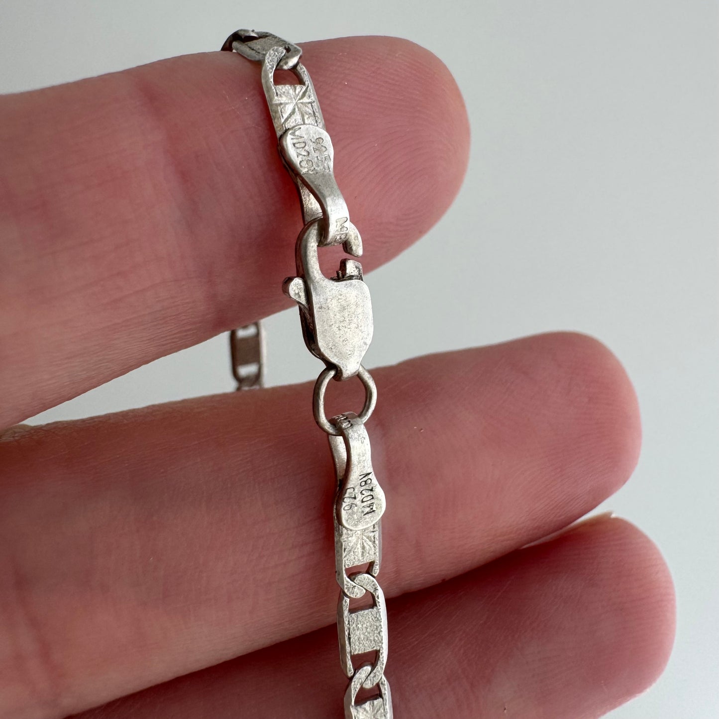V I N T A G E // starburst layer / sterling silver flat mariner anchor chain with starburst details / 23.5", 5.9g
