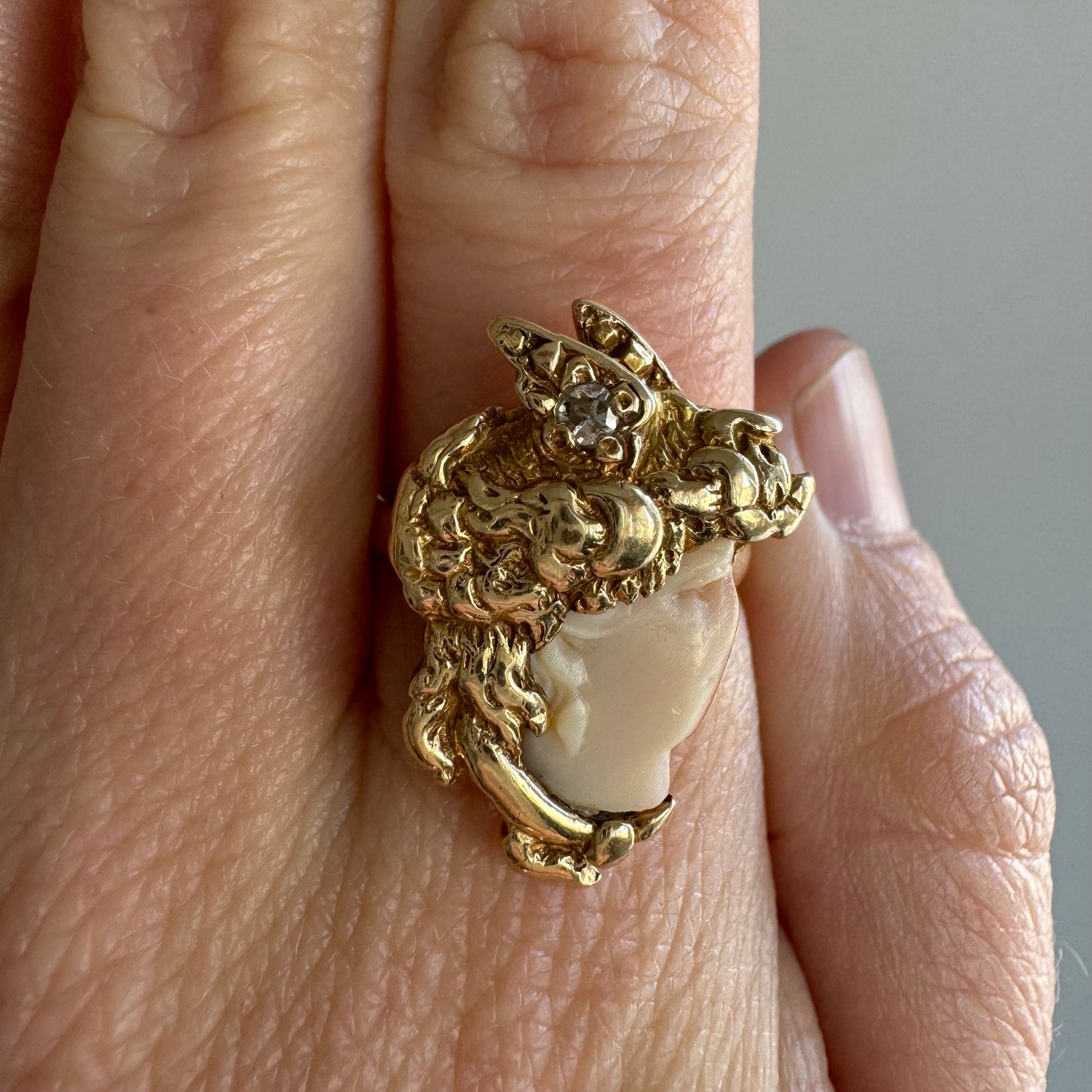 V I N T A G E // Rondanini Medusa / 14k yellow gold with carved shell and diamond ring / size 8