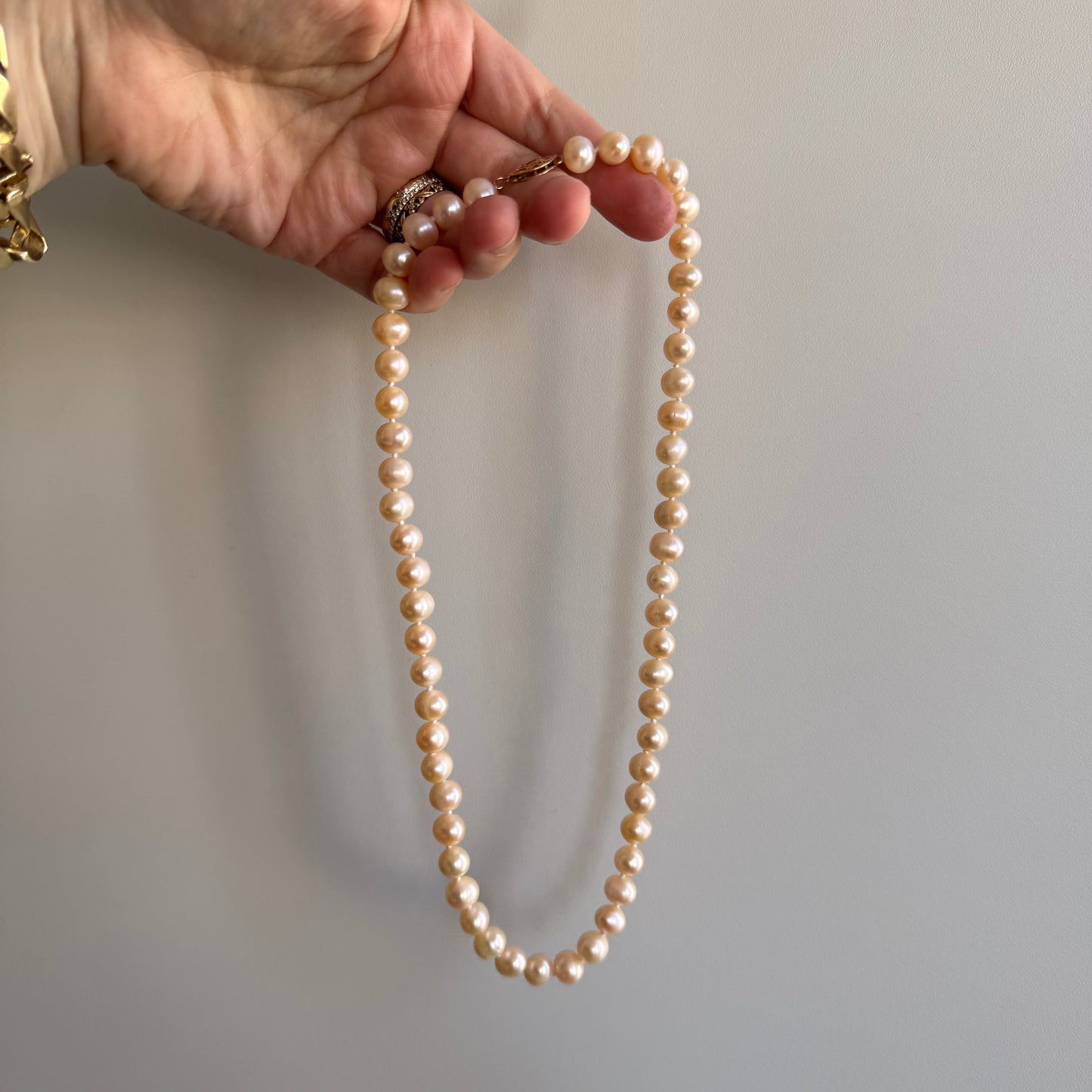 RESERVED V I N T A G E // rosy pearls / 14k and slightly pink cultured pearl necklace / 18"