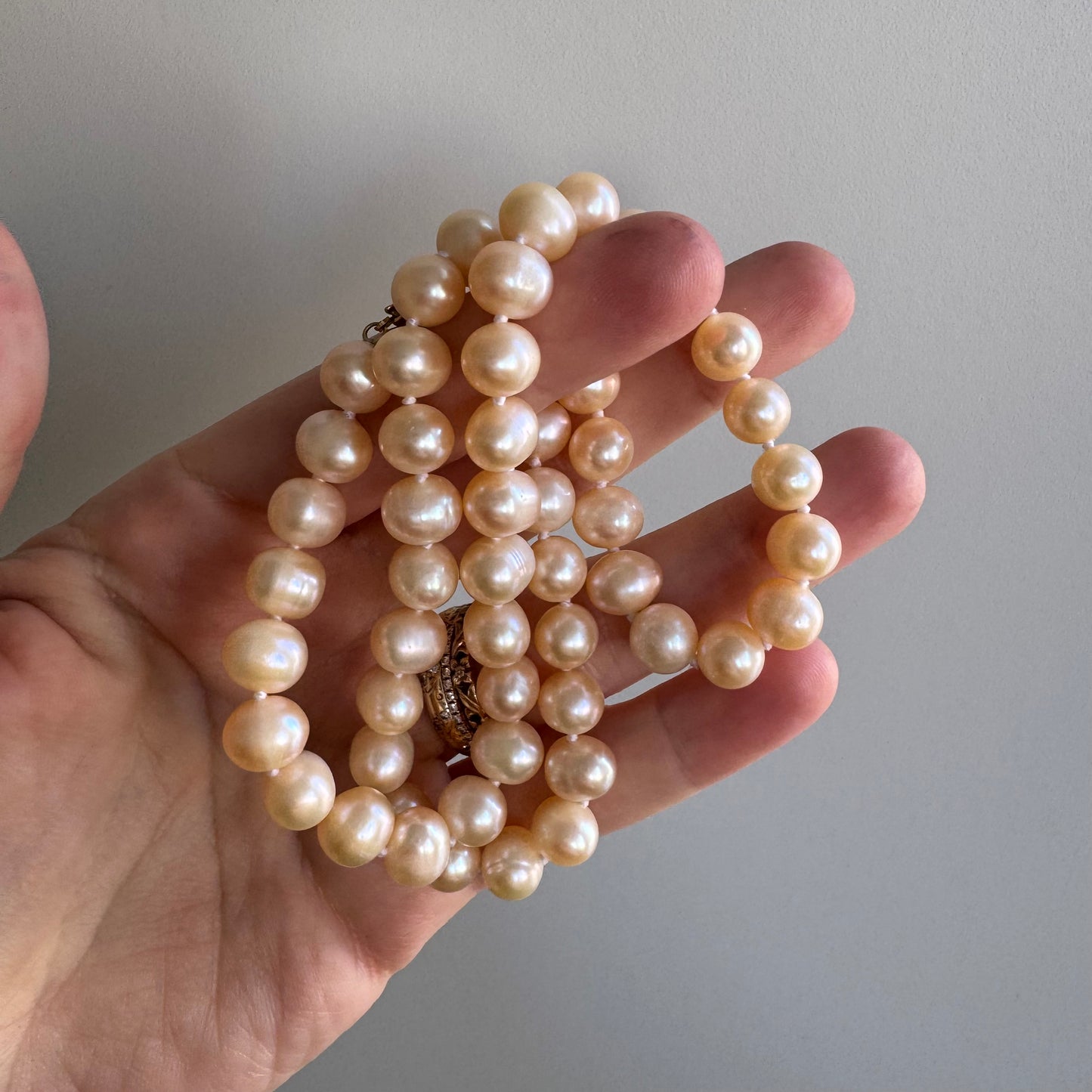 RESERVED V I N T A G E // rosy pearls / 14k and slightly pink cultured pearl necklace / 18"