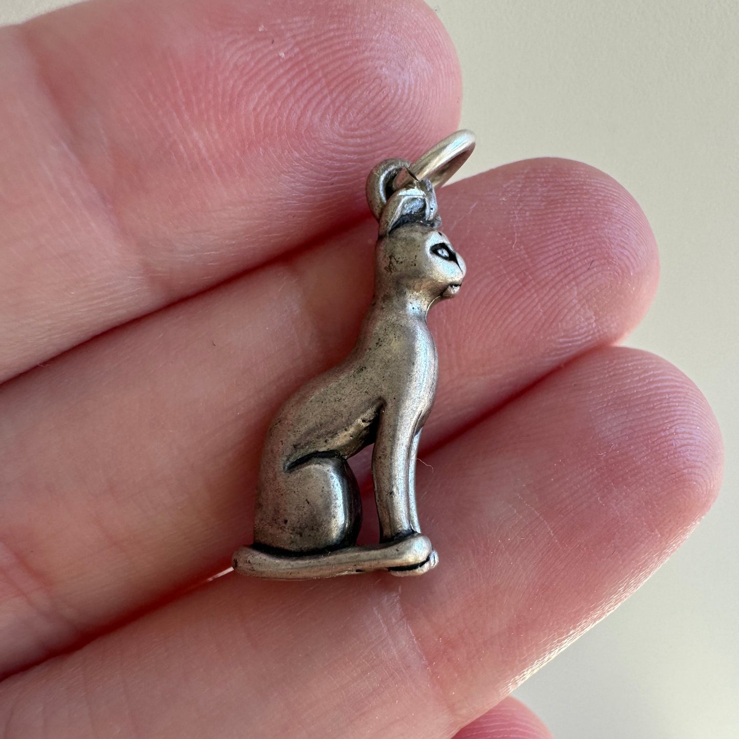 V I N T A G E // sphynx-y cat / sterling silver 3D dainty pendant or oversized charm