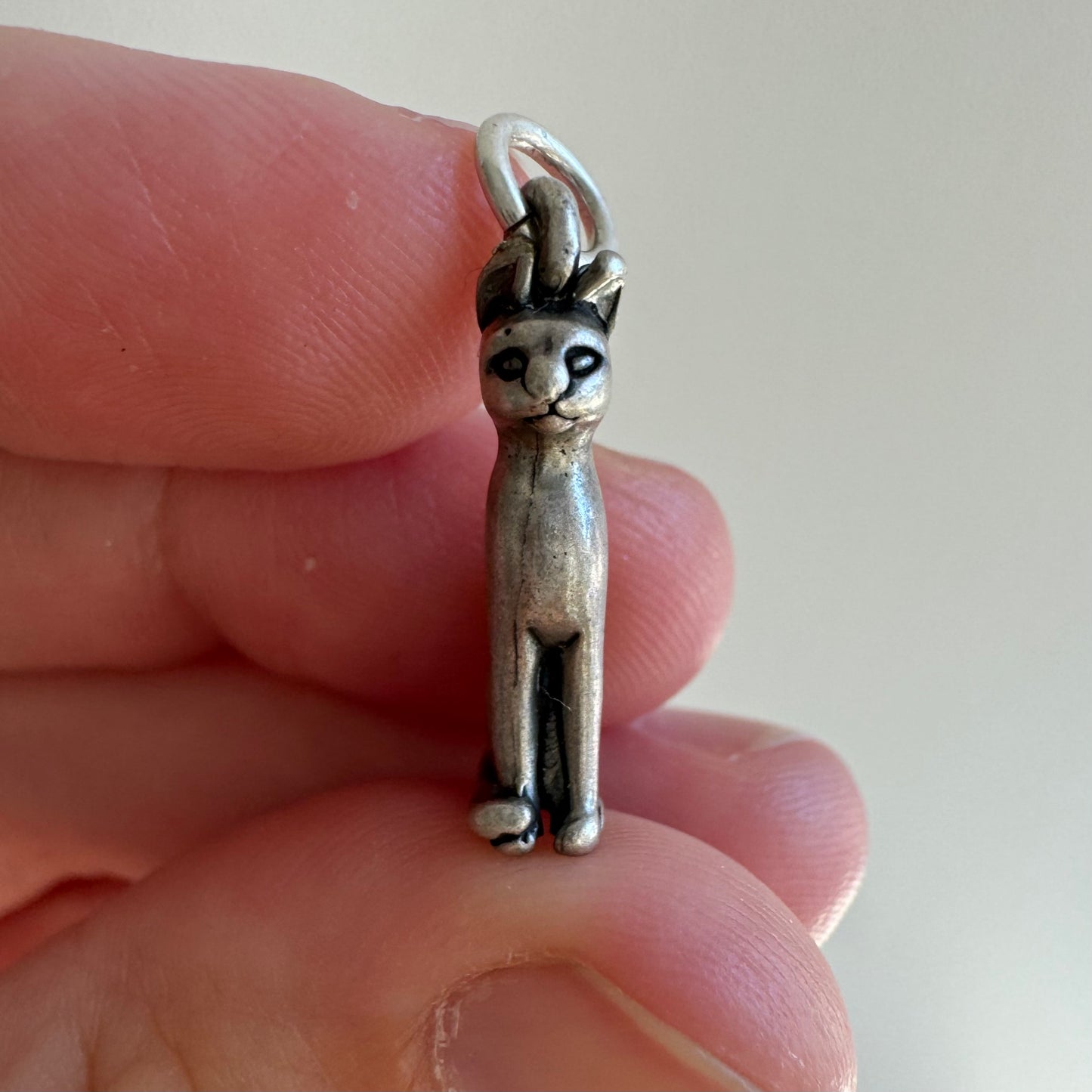 V I N T A G E // sphynx-y cat / sterling silver 3D dainty pendant or oversized charm