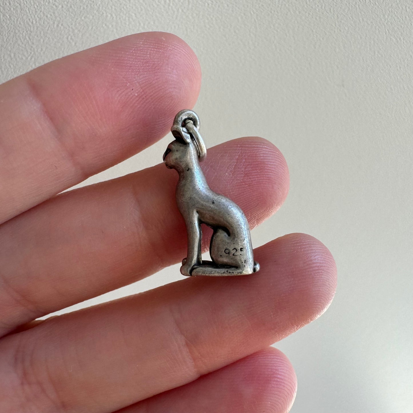 V I N T A G E // sphynx-y cat / sterling silver 3D dainty pendant or oversized charm