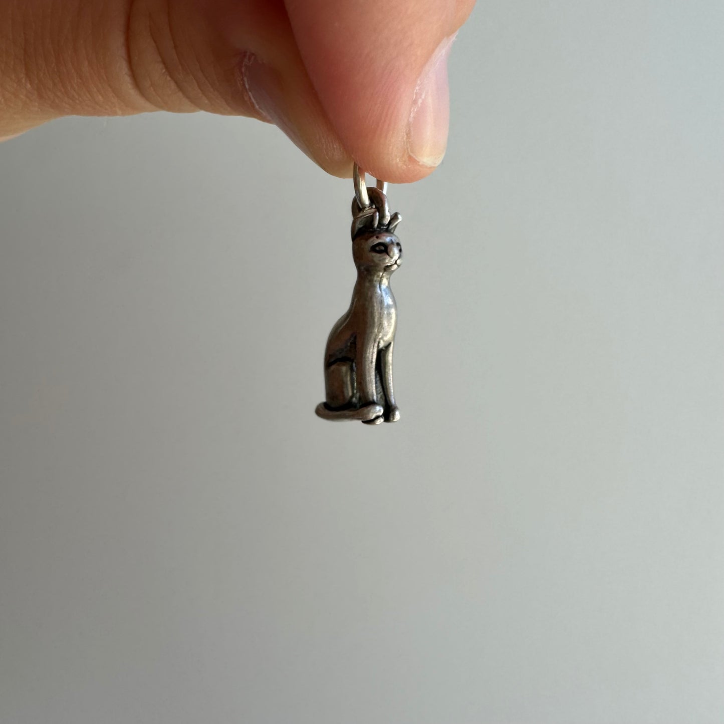 V I N T A G E // sphynx-y cat / sterling silver 3D dainty pendant or oversized charm