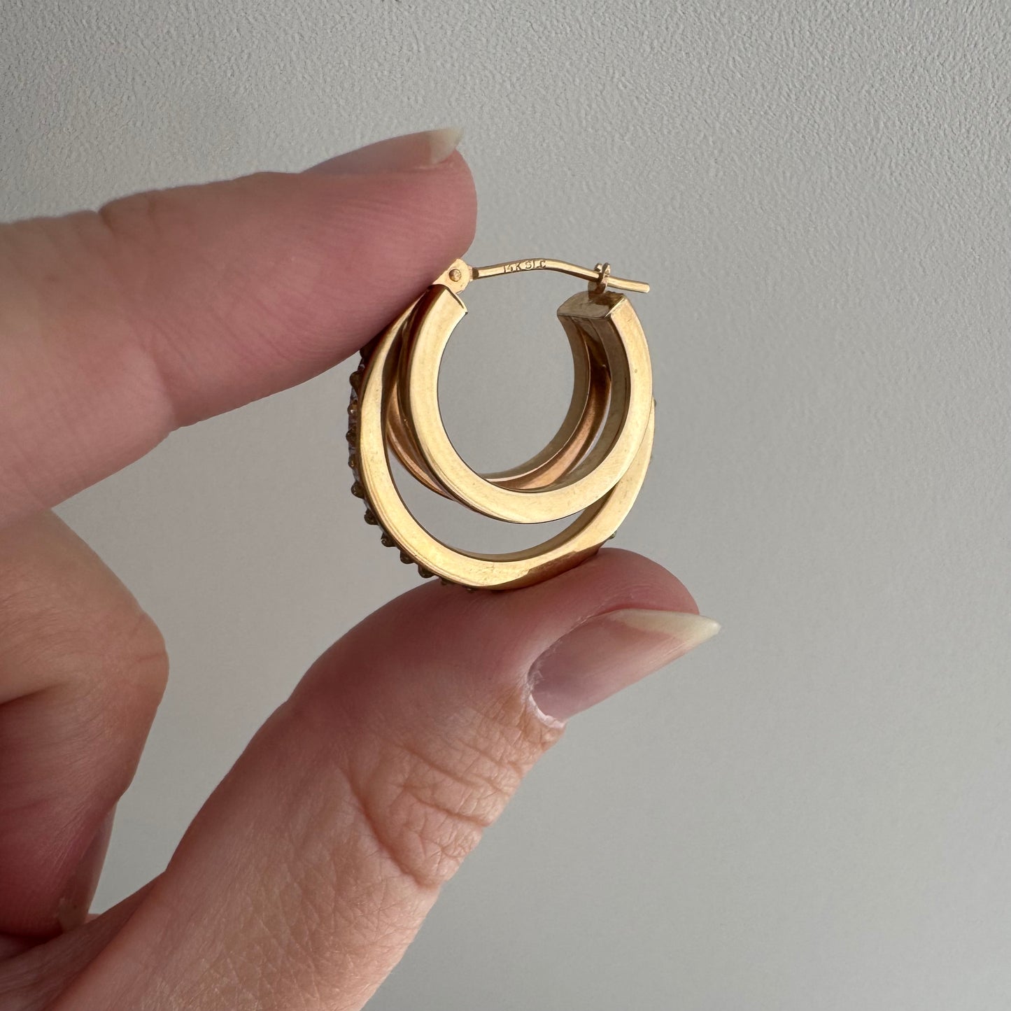 V I N T A G E // I see three / 14k yellow gold triple hoop with rough cut diamonds / hoop earrings